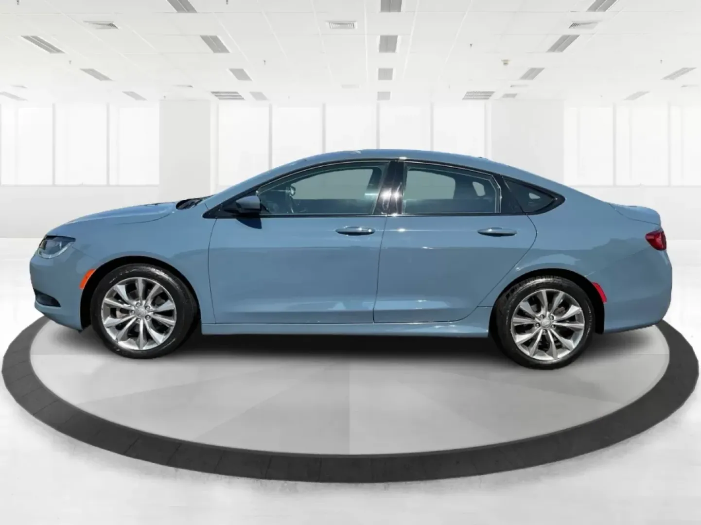2015 Chrysler 200 S (1C3CCCBB8FN) with an Other engine, located at 1184 Kauffman Ave, Fairborn, OH, 45324, (937) 908-9800, 39.807072, -84.030914 - **Experience Luxury on a Budget with the 2015 Chrysler 200 S at Advantage Car and Credit**<br /> <br /> Looking for a stylish sedan that can handle your daily commute as effortlessly as your weekend adventures? The 2015 Chrysler 200 S is the perfect blend of comfort, technology, and modern aesthetic - Photo#5