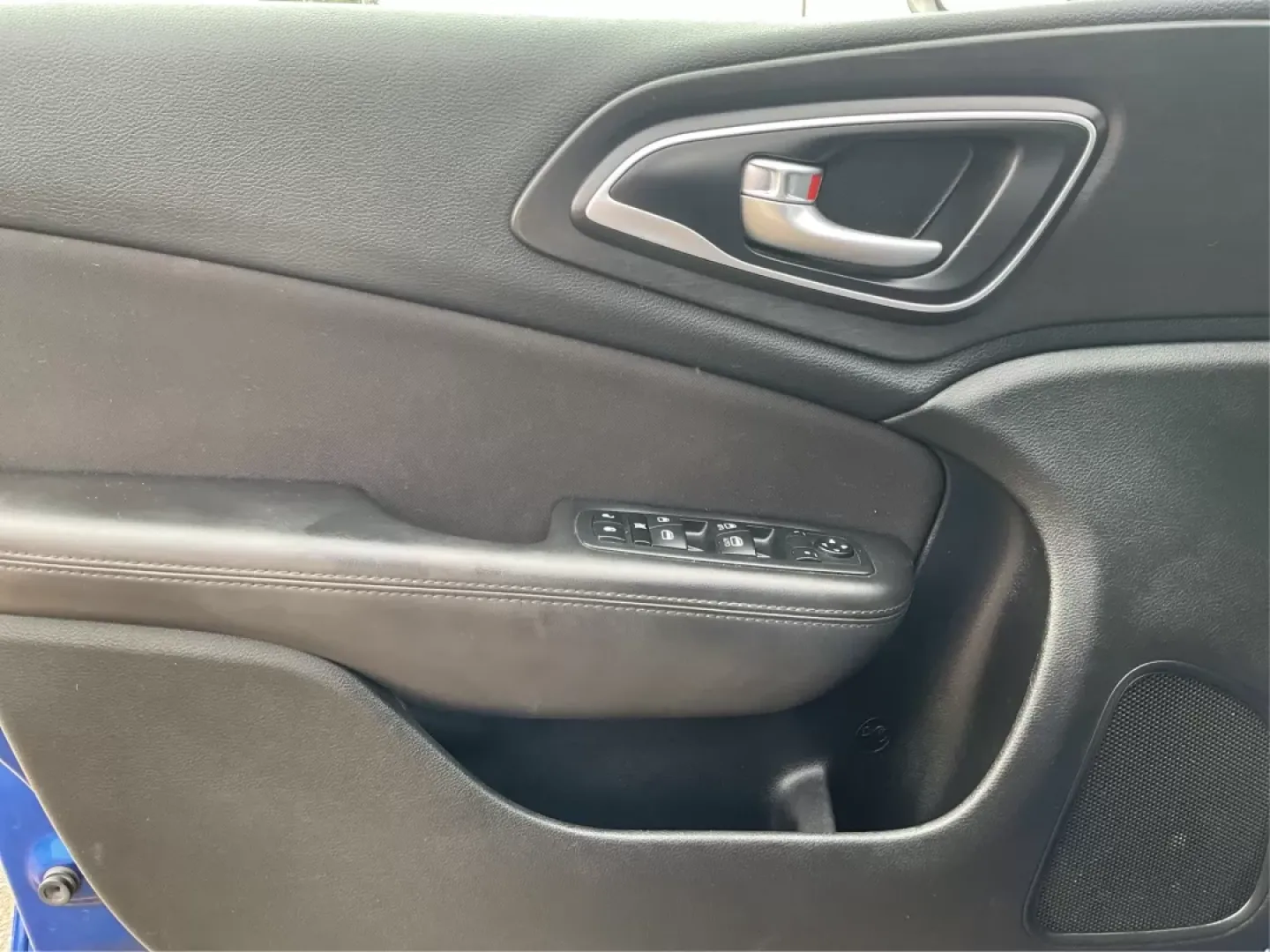 2015 Chrysler 200 Limited (1C3CCCAB1FN) with an Other engine, located at 1099 N County Rd 25A, Troy, OH, 45373, (937) 908-9800, 40.057079, -84.212883 - **Explore the Open Road with Comfort and Style in a 2015 Chrysler 200 Limited** <br /> <br /> Are you ready to elevate your daily commutes or weekend getaways? This 2015 Chrysler 200 Limited, available at Advantage Car and Credit in Fairborn, OH, is the perfect sedan for both city driving and long t - Photo#17