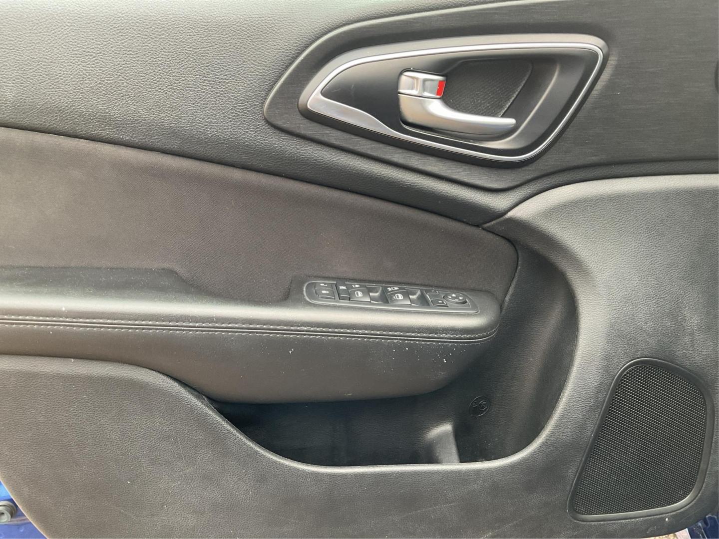 2015 Chrysler 200 Limited (1C3CCCAB9FN) with an 3.6L V-6 DOHC engine, located at 1951 S Dayton Lakeview Rd., New Carlisle, OH, 45344, (937) 908-9800, 39.890999, -84.050255 - 2015 Chrysler 200 Limited - Photo#18