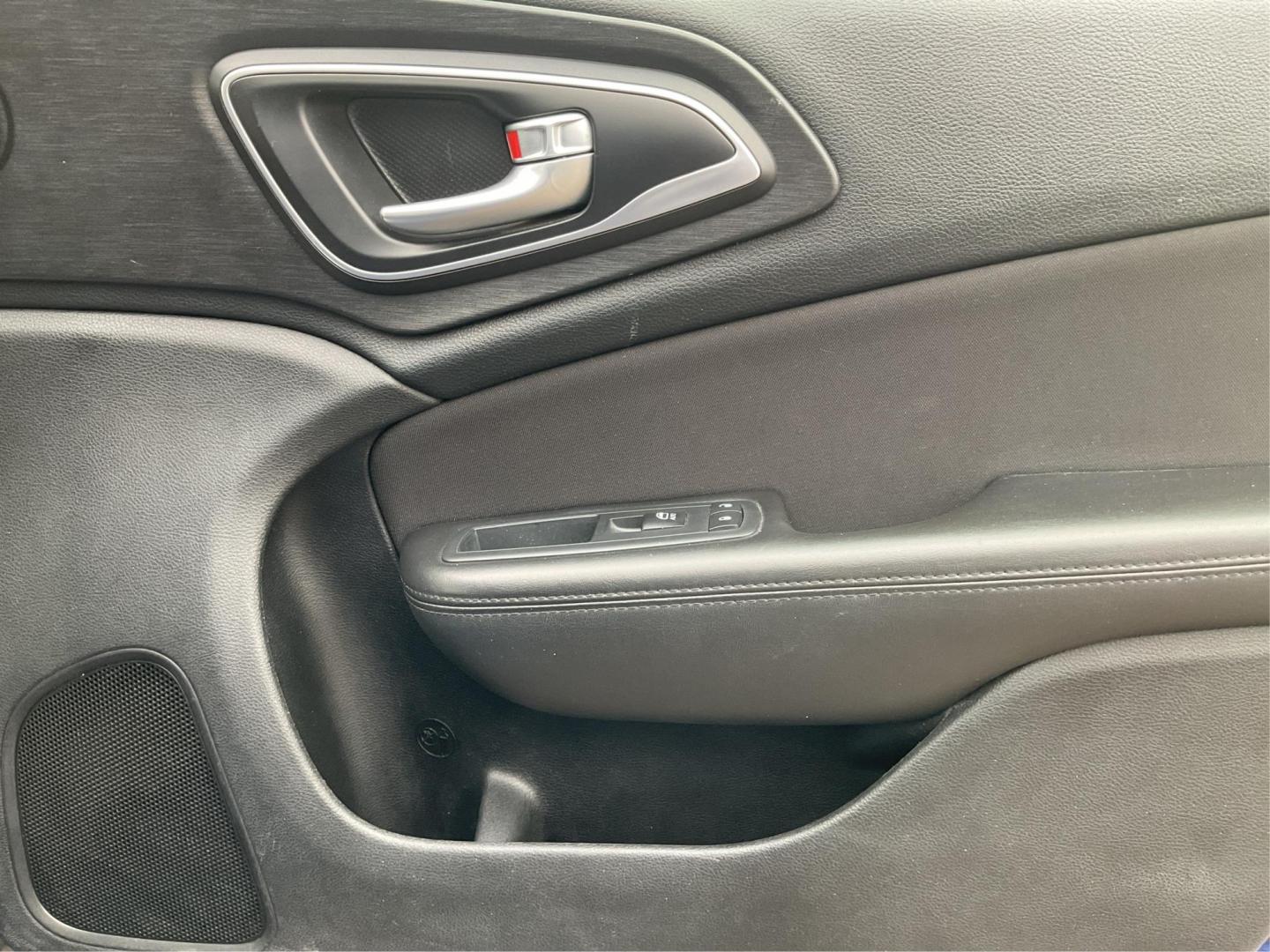 2015 Chrysler 200 Limited (1C3CCCAB9FN) with an 3.6L V-6 DOHC engine, located at 1951 S Dayton Lakeview Rd., New Carlisle, OH, 45344, (937) 908-9800, 39.890999, -84.050255 - 2015 Chrysler 200 Limited - Photo#19