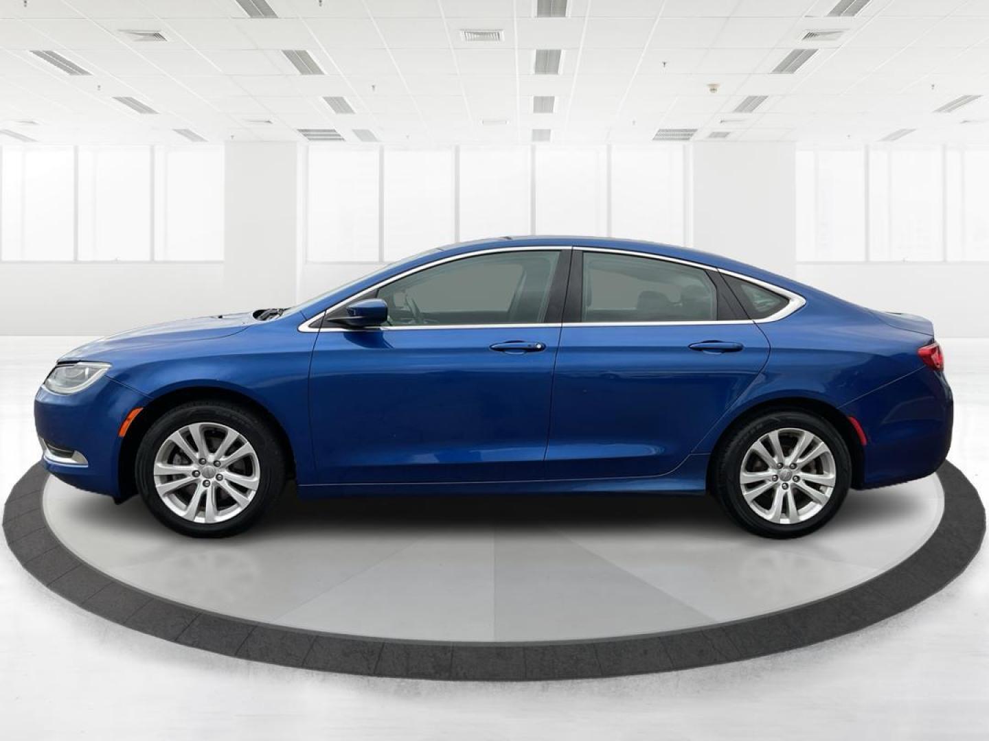 2015 Chrysler 200 Limited (1C3CCCAB9FN) with an 3.6L V-6 DOHC engine, located at 1951 S Dayton Lakeview Rd., New Carlisle, OH, 45344, (937) 908-9800, 39.890999, -84.050255 - 2015 Chrysler 200 Limited - Photo#5