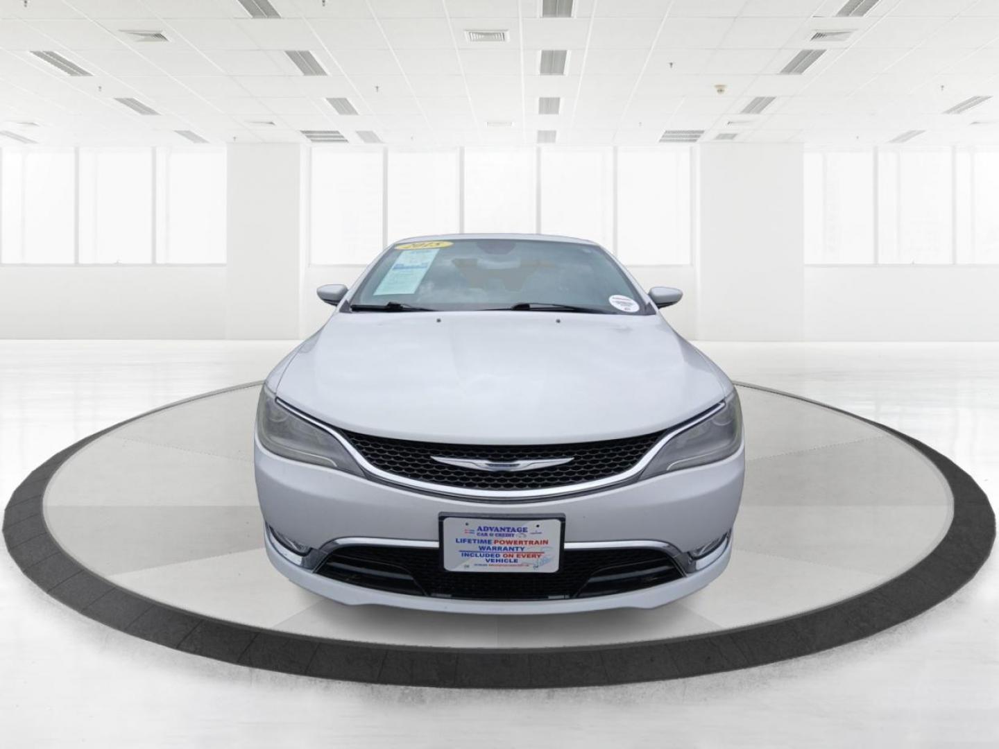 2015 Chrysler 200 C AWD (1C3CCCEG3FN) with an 3.6L V6 DOHC 24V FFV engine, 9-Speed Automatic transmission, located at 1230 East Main St, Xenia, OH, 45385, (937) 908-9800, 39.688026, -83.910172 - 2015 Chrysler 200 C AWD - Photo#6