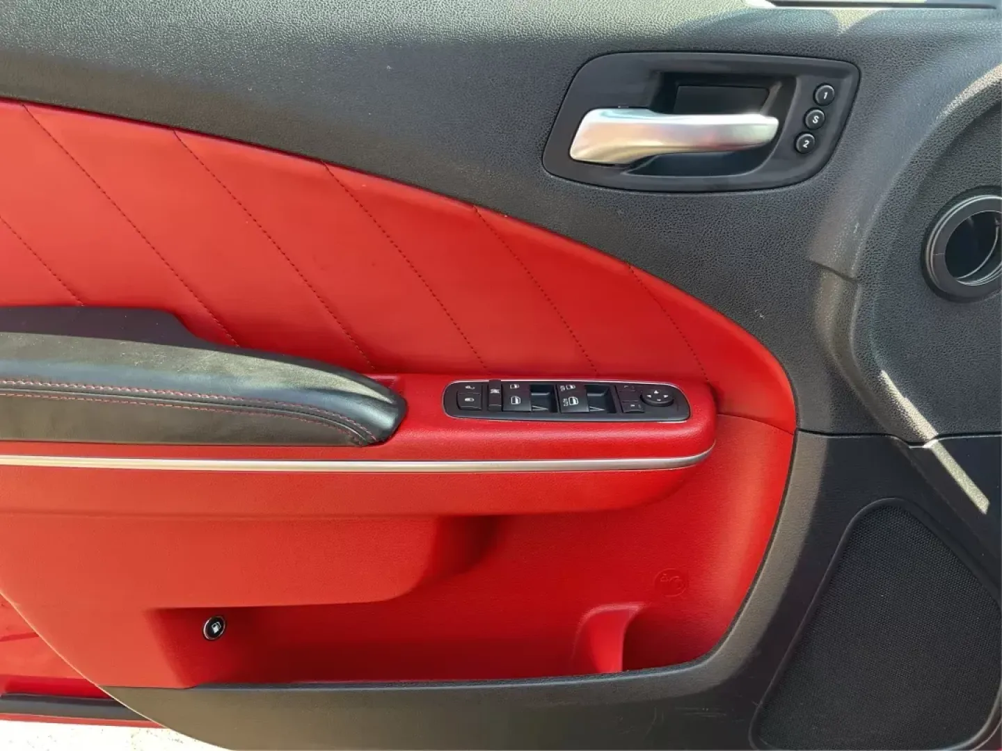 2015 Dodge Charger SXT (2C3CDXJG7FH) with an 3.6L V-6 DOHC engine, located at 8750 N County Rd 25A, Piqua, OH, 45356, (937) 908-9800, 40.164391, -84.232513 - ### Hit the Road in Style: 2015 Dodge Charger SXT at Advantage Car and Credit<br /> <br /> Are you ready to elevate your driving experience? Whether you're commuting to work, running errands around Fairborn, or setting off on a weekend adventure, the 2015 Dodge Charger SXT is the perfect vehicle for - Photo#18