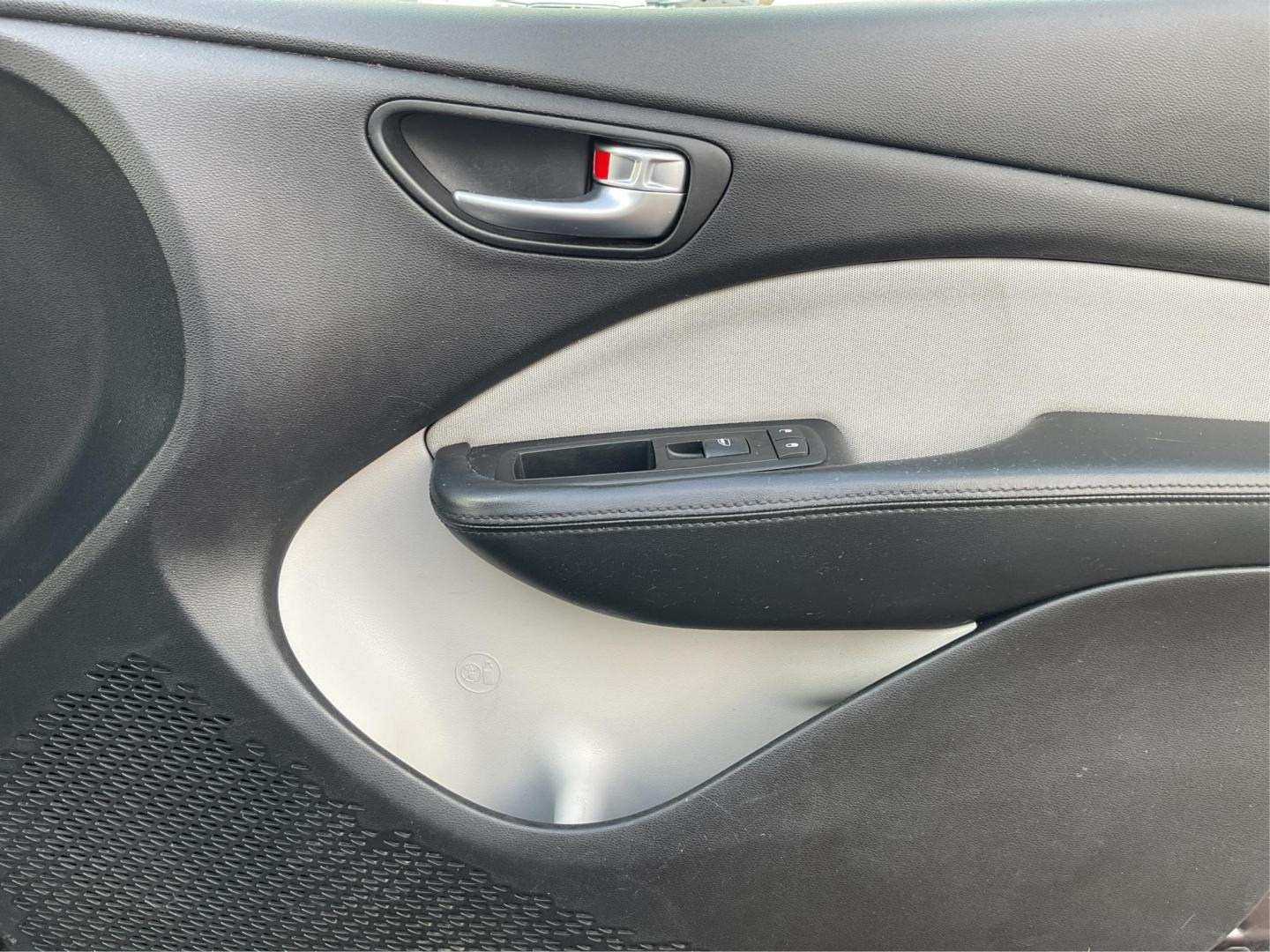 2015 Granite Crystal Met CC Dodge Dart SXT (1C3CDFBBXFD) with an 2.4L L4 DOHC 16V engine, located at 401 Woodman Dr, Riverside, OH, 45431, (937) 908-9800, 39.760899, -84.123421 - 2015 Dodge Dart SXT - Photo#17