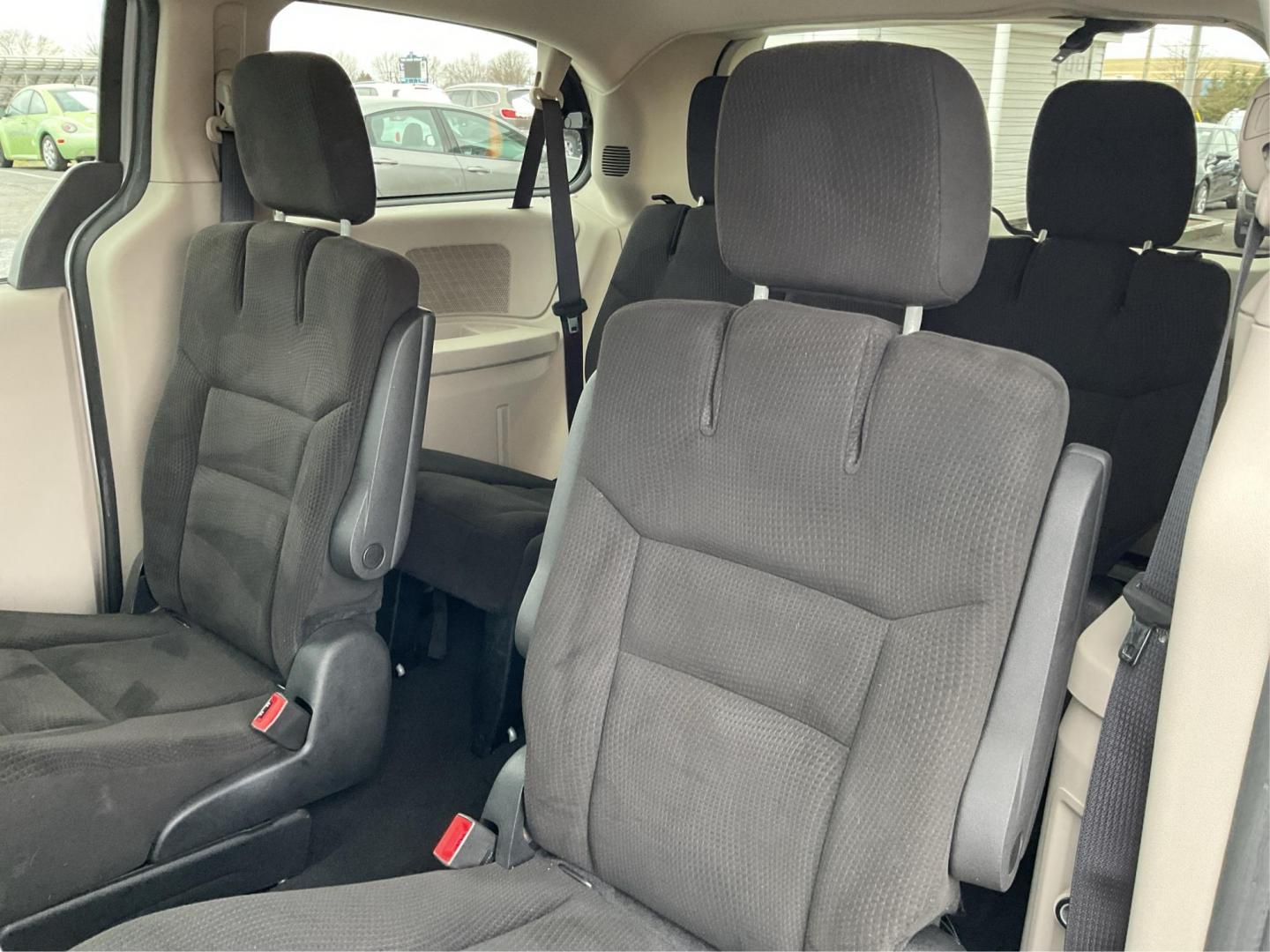 2015 Dodge Grand Caravan SE (2C4RDGBG9FR) with an Other engine, located at 1099 N County Rd 25A, Troy, OH, 45373, (937) 908-9800, 40.057079, -84.212883 - 2015 Dodge Grand Caravan SE - Photo#9