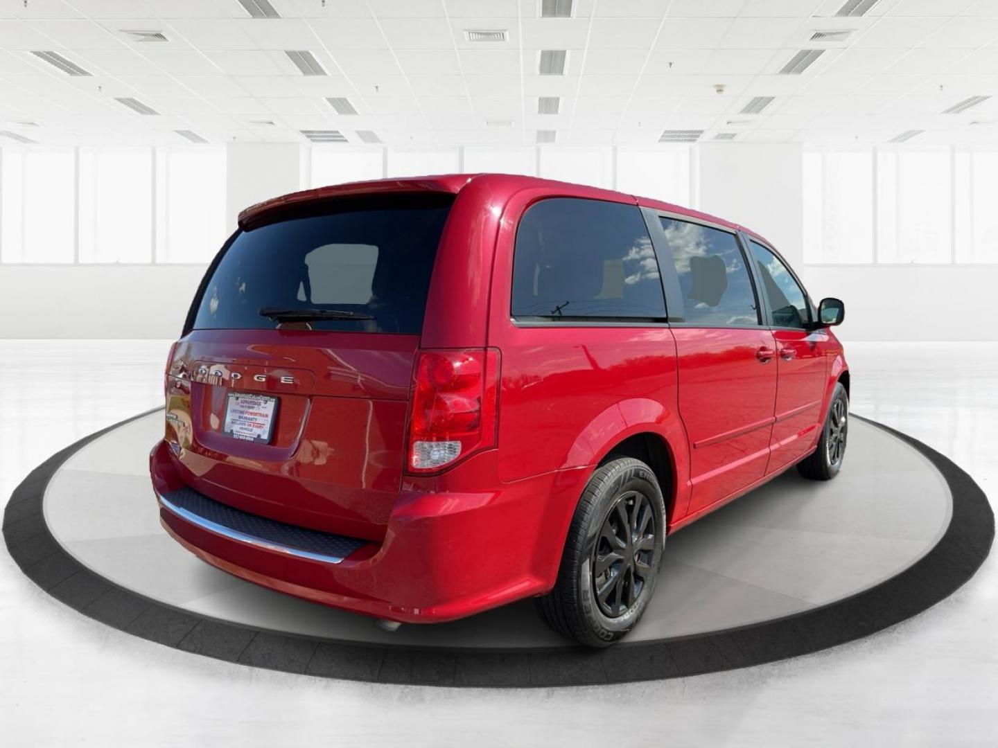 2015 Dodge Grand Caravan SE (2C4RDGBG9FR) with an 3.6L V-6 DOHC engine, located at 1099 N County Rd 25A, Troy, OH, 45373, (937) 908-9800, 40.057079, -84.212883 - 2015 Dodge Grand Caravan SE - Photo#2