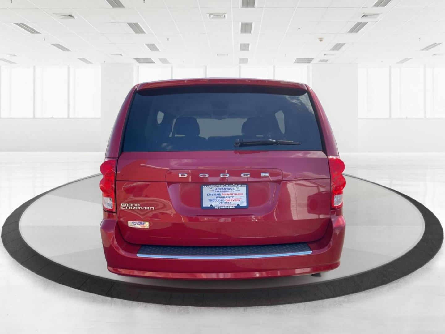 2015 Dodge Grand Caravan SE (2C4RDGBG9FR) with an 3.6L V-6 DOHC engine, located at 1099 N County Rd 25A, Troy, OH, 45373, (937) 908-9800, 40.057079, -84.212883 - 2015 Dodge Grand Caravan SE - Photo#3