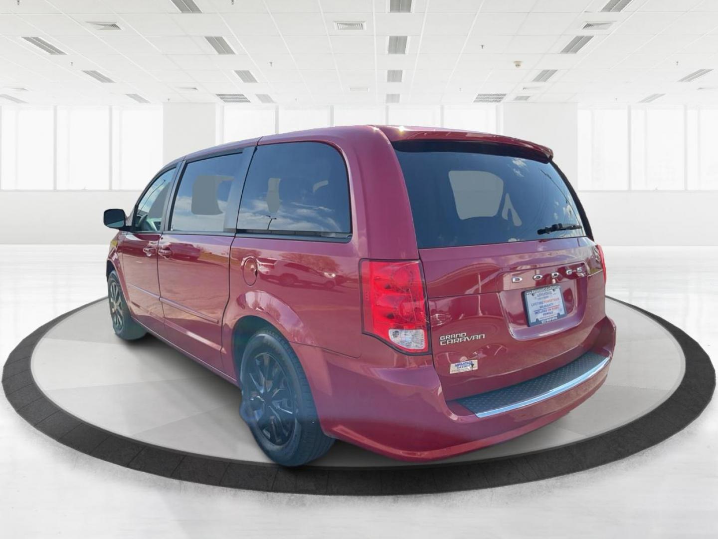 2015 Dodge Grand Caravan SE (2C4RDGBG9FR) with an 3.6L V-6 DOHC engine, located at 1099 N County Rd 25A, Troy, OH, 45373, (937) 908-9800, 40.057079, -84.212883 - 2015 Dodge Grand Caravan SE - Photo#4