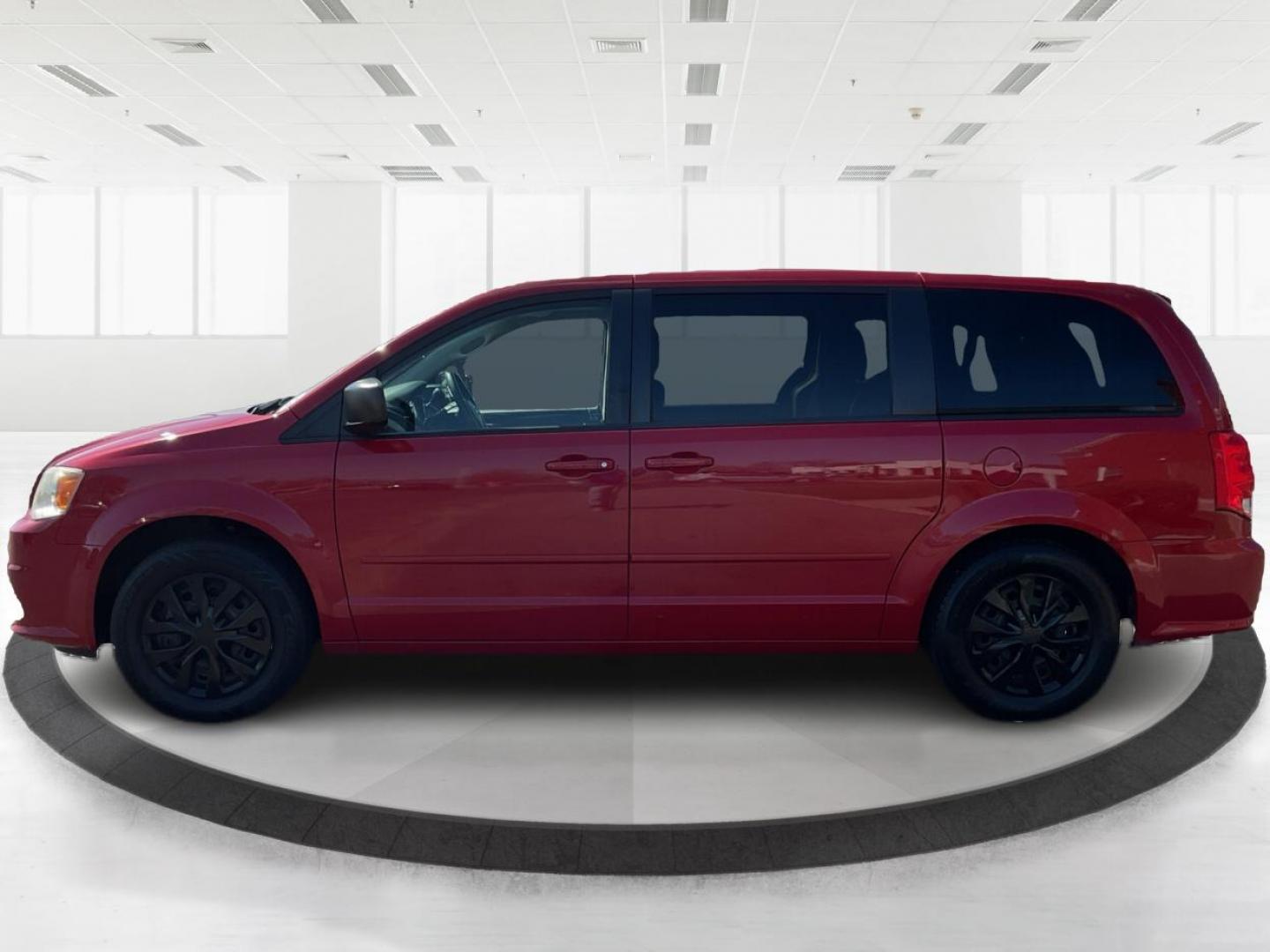 2015 Dodge Grand Caravan SE (2C4RDGBG9FR) with an 3.6L V-6 DOHC engine, located at 1099 N County Rd 25A, Troy, OH, 45373, (937) 908-9800, 40.057079, -84.212883 - 2015 Dodge Grand Caravan SE - Photo#5