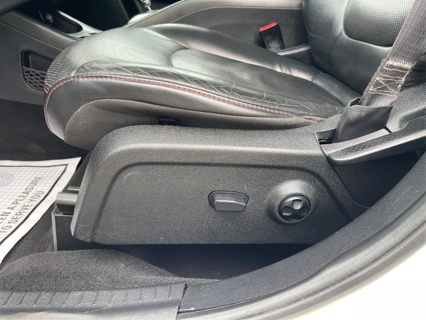 2015 Dodge Journey R/T (3C4PDDEG0FT) with an 3.6L V-6 DOHC engine, located at 1184 Kauffman Ave, Fairborn, OH, 45324, (937) 908-9800, 39.807072, -84.030914 - 2015 Dodge Journey R/T - Photo#16