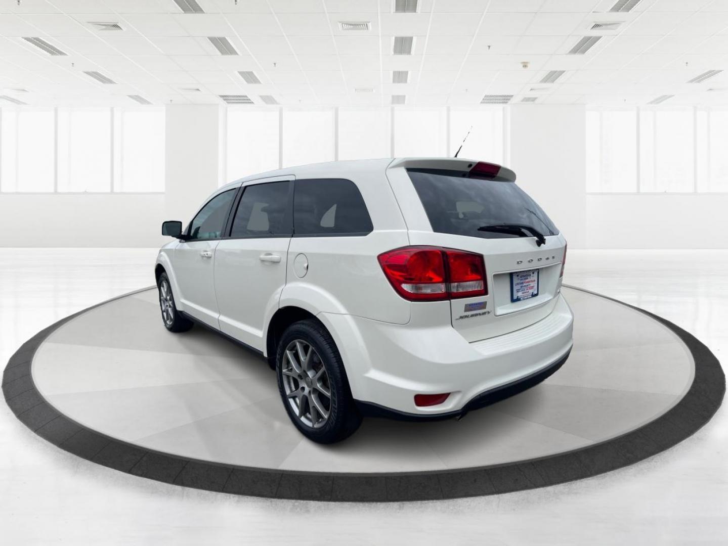2015 Dodge Journey R/T (3C4PDDEG0FT) with an 3.6L V-6 DOHC engine, located at 1184 Kauffman Ave, Fairborn, OH, 45324, (937) 908-9800, 39.807072, -84.030914 - 2015 Dodge Journey R/T - Photo#4