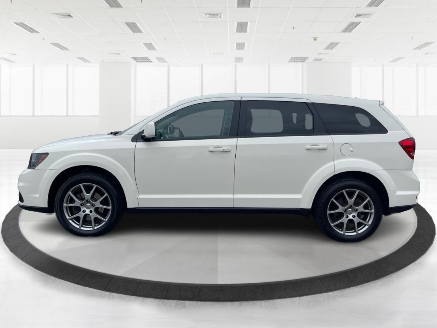 2015 Dodge Journey R/T (3C4PDDEG0FT) with an 3.6L V-6 DOHC engine, located at 1184 Kauffman Ave, Fairborn, OH, 45324, (937) 908-9800, 39.807072, -84.030914 - 2015 Dodge Journey R/T - Photo#5