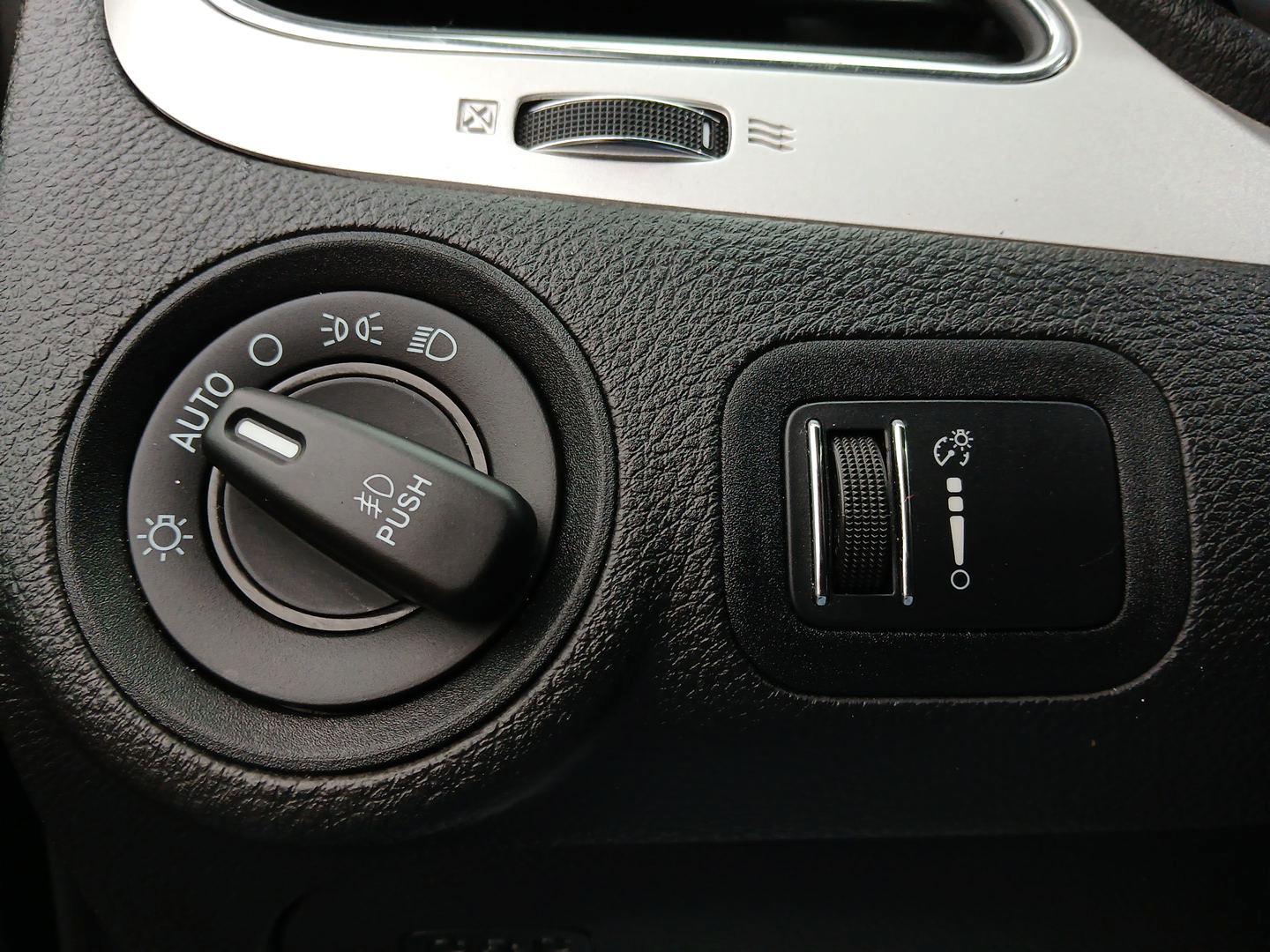 2015 Dodge Journey R/T AWD (3C4PDDEG5FT) with an 3.6L V6 DOHC 24V engine, 6-Speed Automatic transmission, located at 1951 S Dayton Lakeview Rd., New Carlisle, OH, 45344, (937) 908-9800, 39.890999, -84.050255 - Third Row - Photo#16