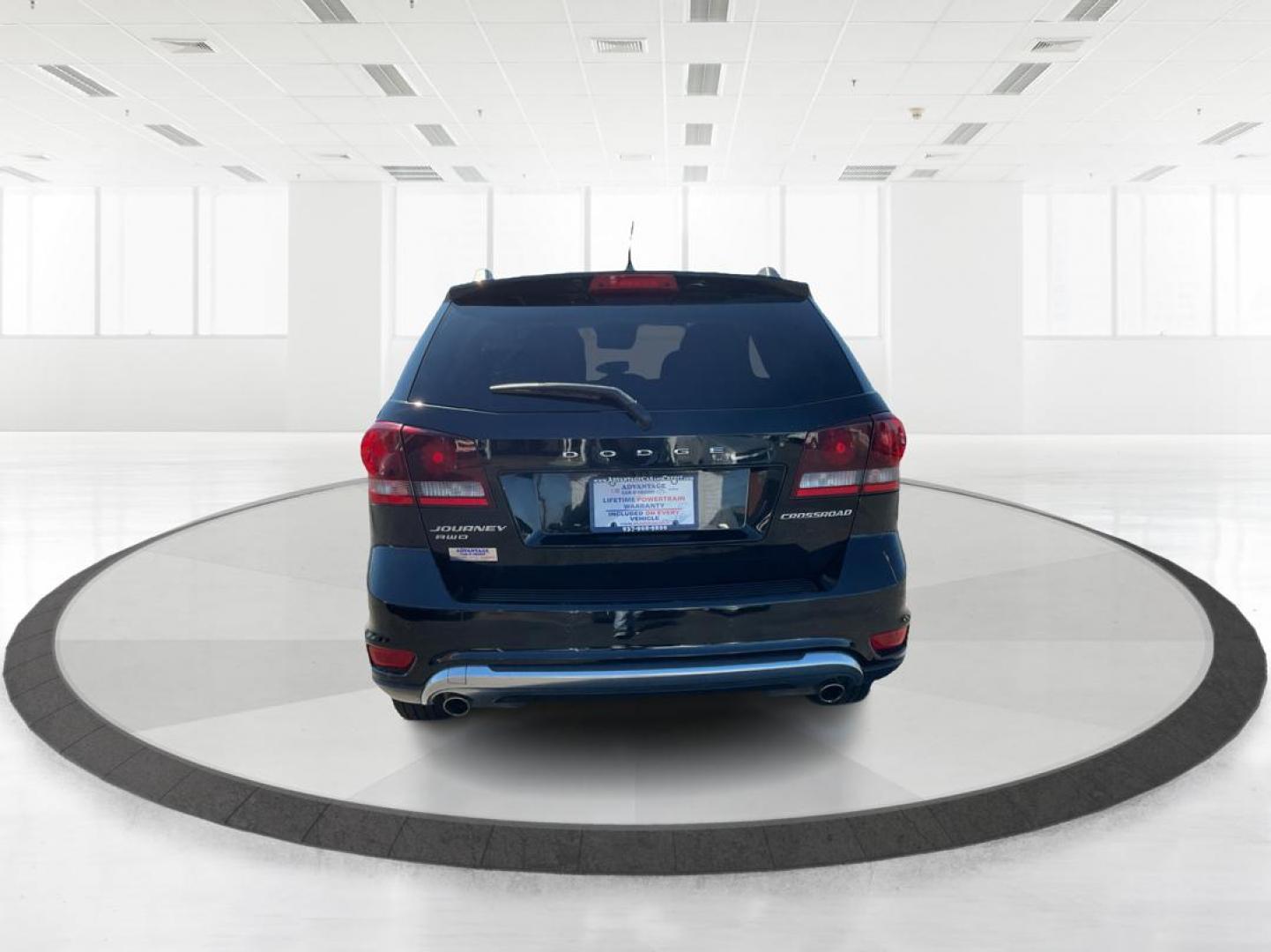 2015 Dodge Journey Crossroad (3C4PDDGG9FT) with an 3.6L V-6 DOHC engine, located at 8750 N County Rd 25A, Piqua, OH, 45356, (937) 908-9800, 40.164391, -84.232513 - 2015 Dodge Journey Crossroad - Photo#3