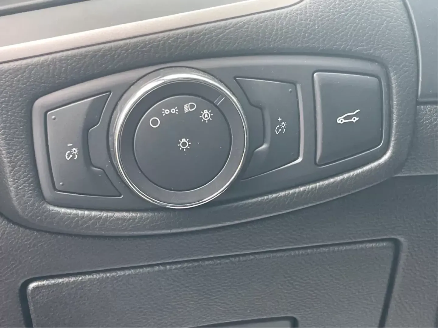 2015 Ford Edge SEL (2FMTK4J8XFB) with an Other engine, located at 8750 N County Rd 25A, Piqua, OH, 45356, (937) 908-9800, 40.164391, -84.232513 - **Discover Your Next Adventure with the 2015 Ford Edge SEL at Advantage Car and Credit in Fairborn, OH!**<br /> <br /> Are you looking for a versatile SUV that perfectly matches your active lifestyle? Whether you're navigating the bustling streets of Fairborn or planning a weekend getaway, the 2015 - Photo#16