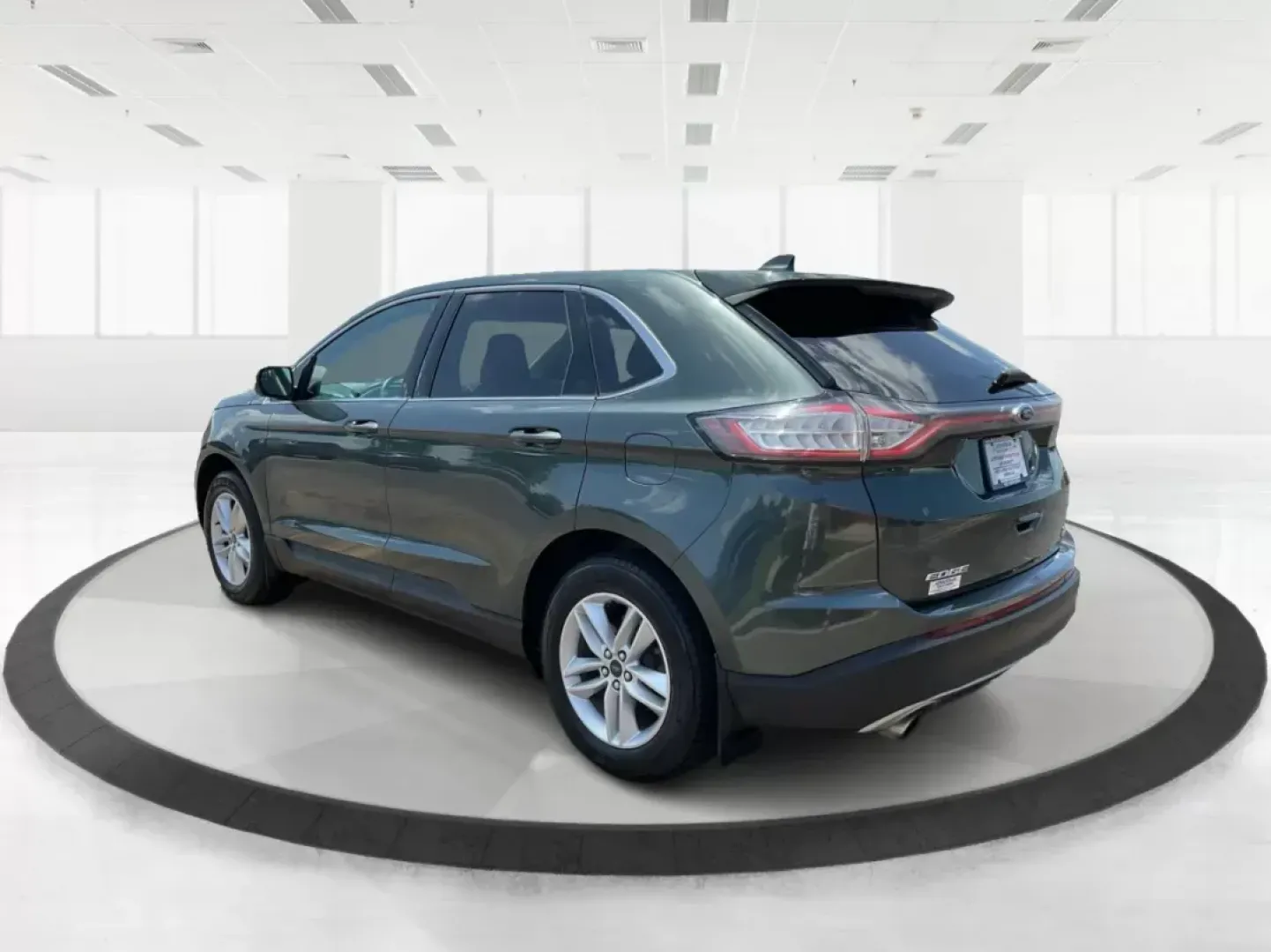 2015 Ford Edge SEL (2FMTK4J99FB) with an Other engine, located at 1230 East Main St, Xenia, OH, 45385, (937) 908-9800, 39.688026, -83.910172 - **Discover Adventure with the 2015 Ford Edge SEL Perfect for Your Next Journey!**<br /> <br /> Are you on the lookout for an SUV that combines style, comfort, and adventure? Look no further than the **2015 Ford Edge SEL**! With its spacious interior and impressive capabilities, it's an ideal choice - Photo#4