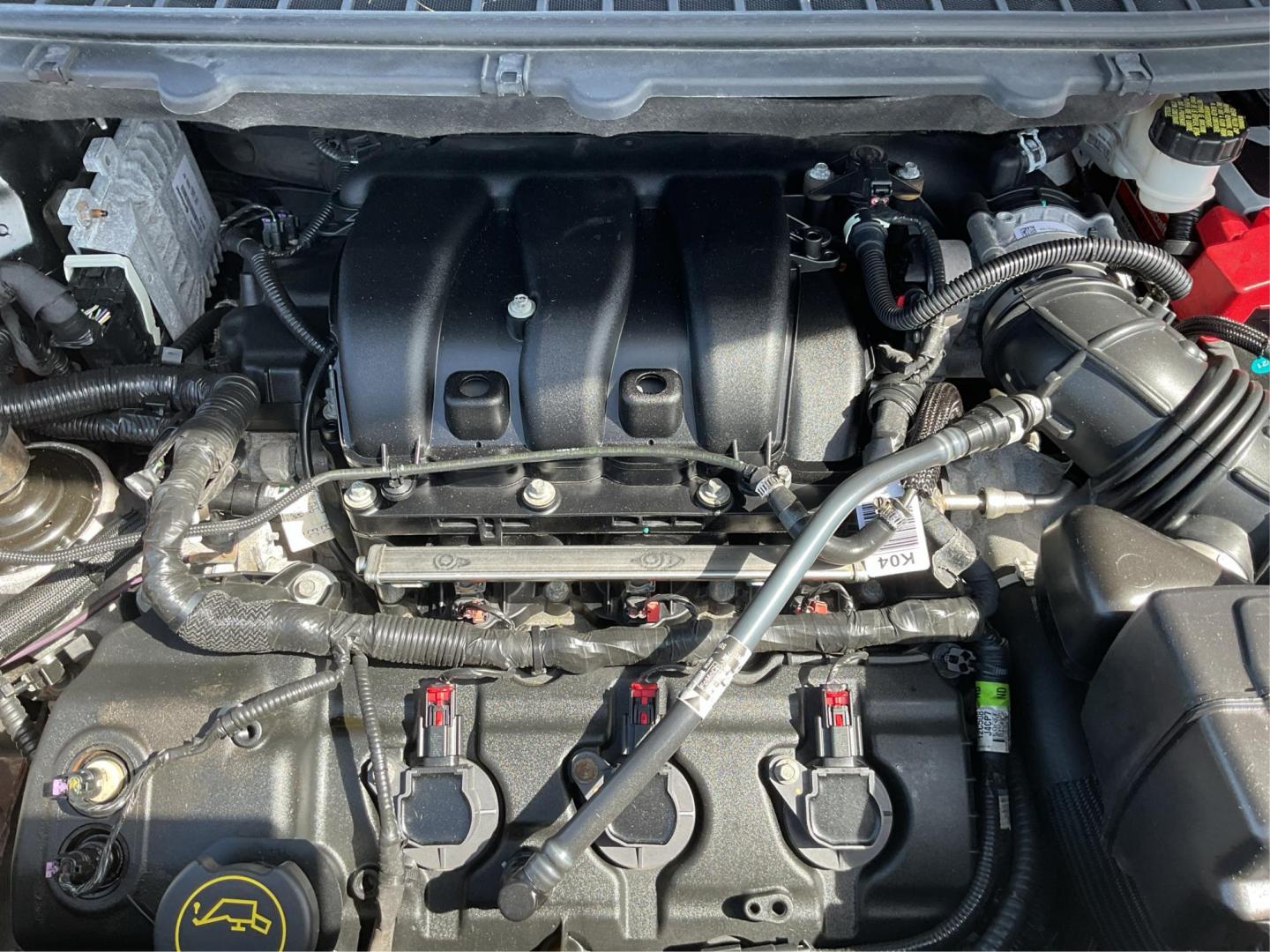 2015 Ford Edge SEL (2FMTK4J8XFB) with an Other engine, located at 4508 South Dixie Dr, Moraine, OH, 45439, (937) 908-9800, 39.689976, -84.218452 - 2015 Ford Edge SEL - Photo#10