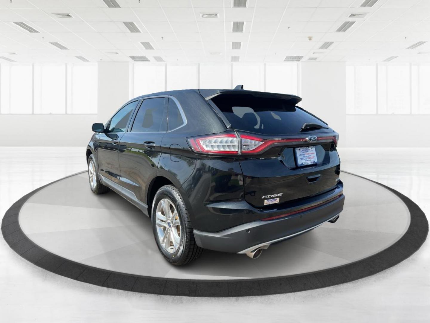 2015 Ford Edge SEL (2FMTK4J8XFB) with an Other engine, located at 4508 South Dixie Dr, Moraine, OH, 45439, (937) 908-9800, 39.689976, -84.218452 - 2015 Ford Edge SEL - Photo#4