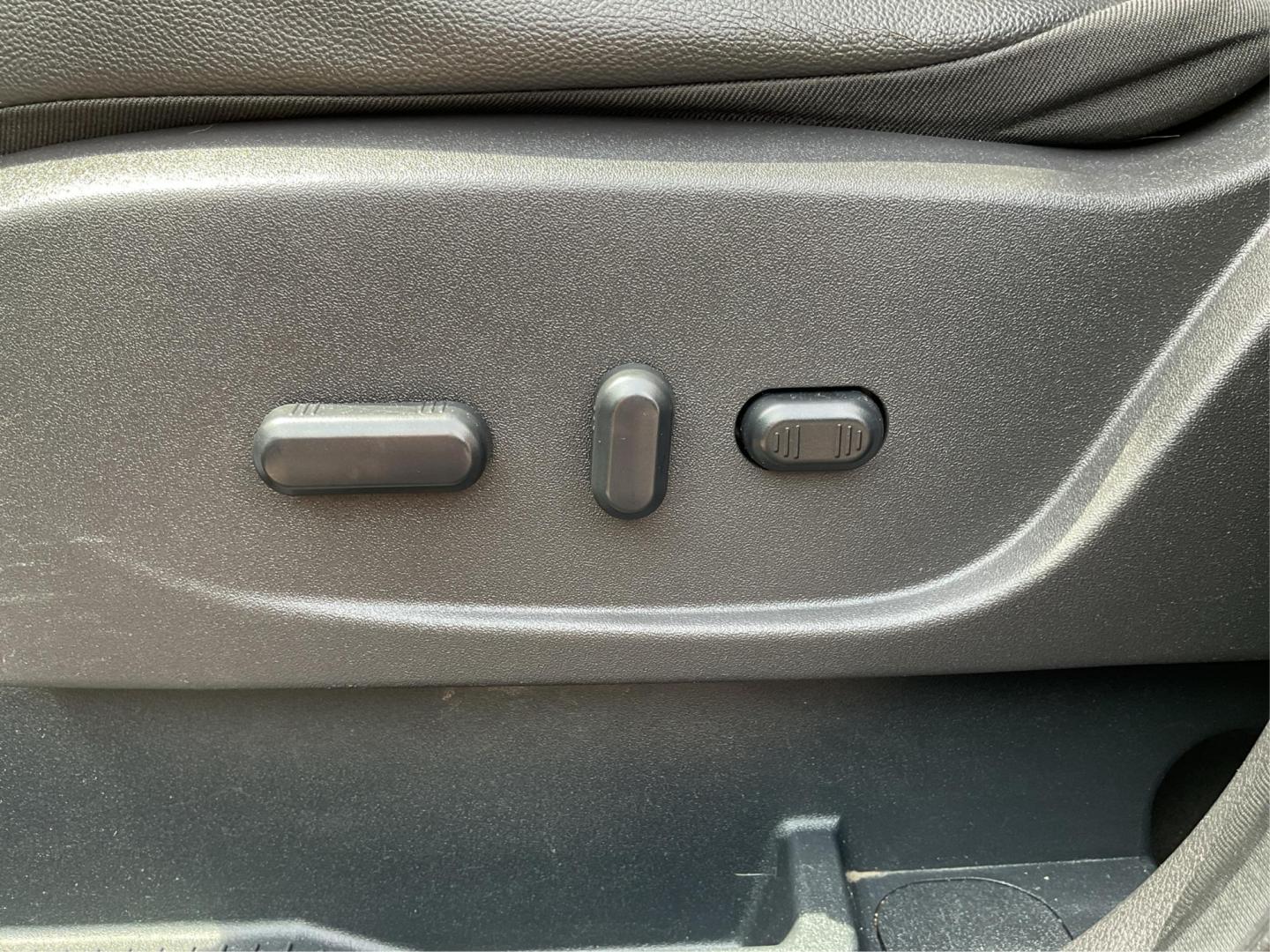 2015 Ford Escape Titanium (1FMCU9J95FU) with an Other engine, located at 1230 East Main St, Xenia, OH, 45385, (937) 908-9800, 39.688026, -83.910172 - 2015 Ford Escape Titanium - Photo#17