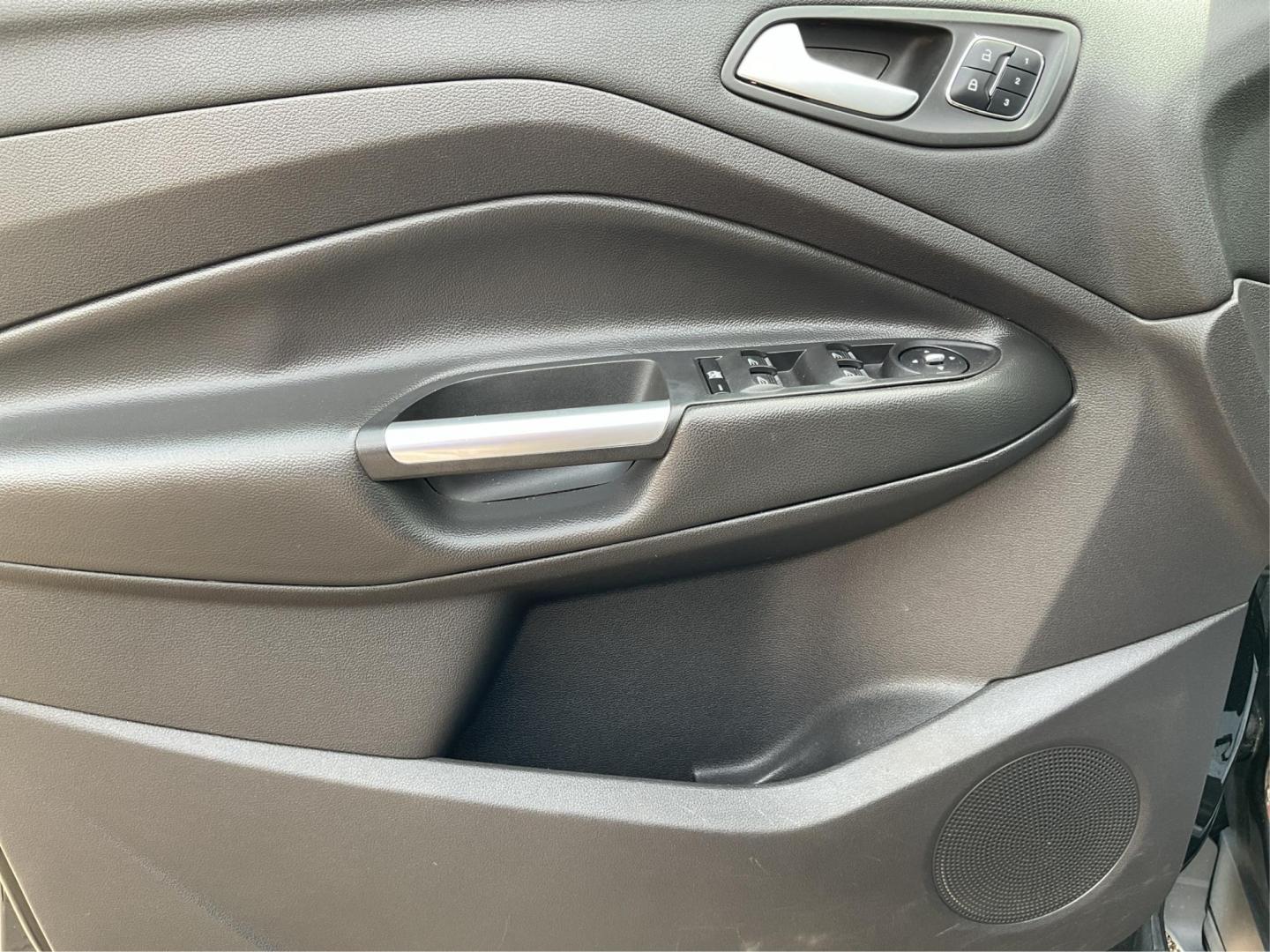 2015 Ford Escape Titanium (1FMCU9J95FU) with an Other engine, located at 1230 East Main St, Xenia, OH, 45385, (937) 908-9800, 39.688026, -83.910172 - 2015 Ford Escape Titanium - Photo#18