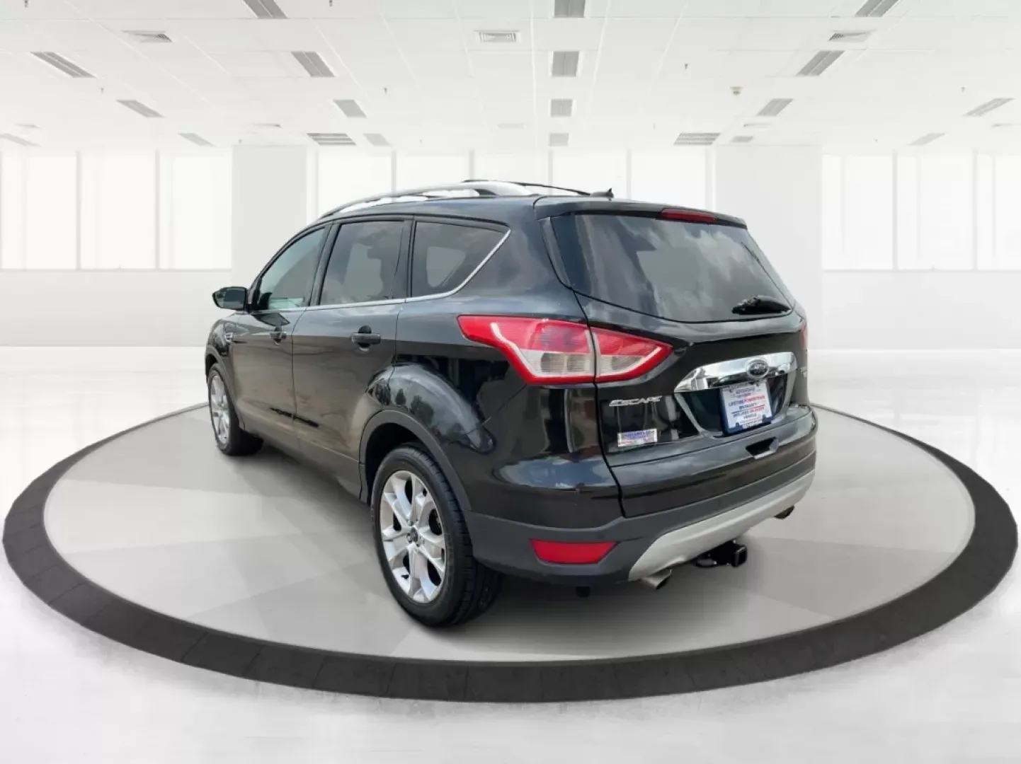 2015 Ford Escape Titanium (1FMCU9J95FU) with an Other engine, located at 1230 East Main St, Xenia, OH, 45385, (937) 908-9800, 39.688026, -83.910172 - Discover your next adventure with the 2015 Ford Escape Titanium, now available at Advantage Car and Credit in Fairborn, OH! Whether you're looking for a family-friendly SUV, a reliable commuter vehicle, or a versatile option for weekend getaways, this Escape checks all the boxes. With a stunning Tux - Photo#3