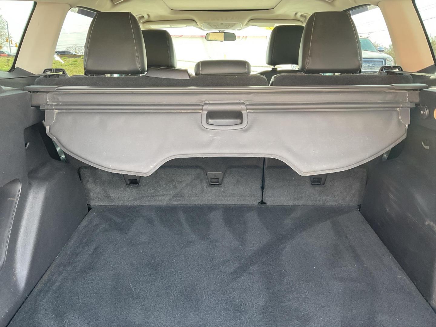 2015 Ford Escape SE (1FMCU9G92FU) with an EcoBoost 1.6L I-4 gasoline direct injection engine, located at 4508 South Dixie Dr, Moraine, OH, 45439, (937) 908-9800, 39.689976, -84.218452 - 2015 Ford Escape SE - Photo#11