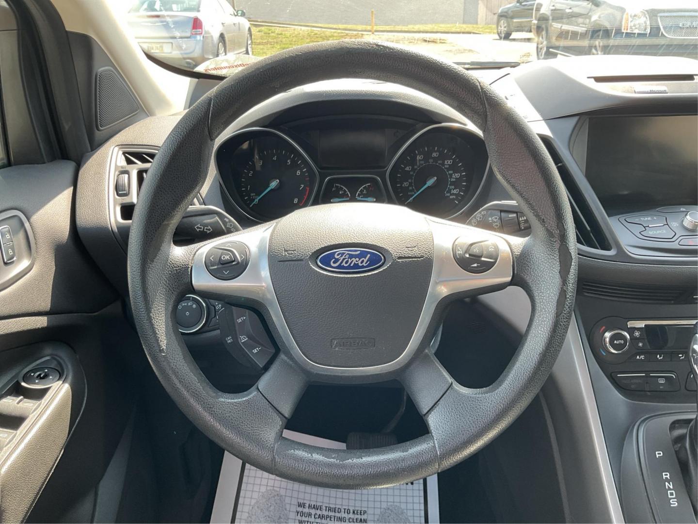 2015 Ford Escape SE (1FMCU9G92FU) with an EcoBoost 1.6L I-4 gasoline direct injection engine, located at 4508 South Dixie Dr, Moraine, OH, 45439, (937) 908-9800, 39.689976, -84.218452 - 2015 Ford Escape SE - Photo#15