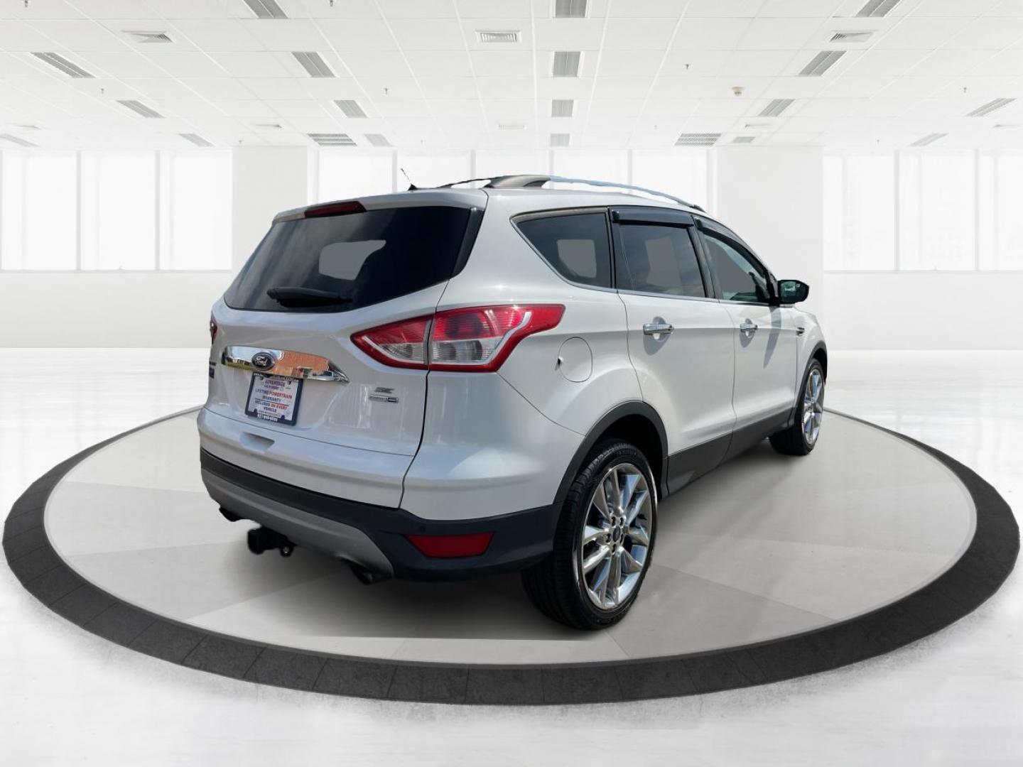 2015 Ford Escape SE (1FMCU9G92FU) with an EcoBoost 1.6L I-4 gasoline direct injection engine, located at 4508 South Dixie Dr, Moraine, OH, 45439, (937) 908-9800, 39.689976, -84.218452 - 2015 Ford Escape SE - Photo#2