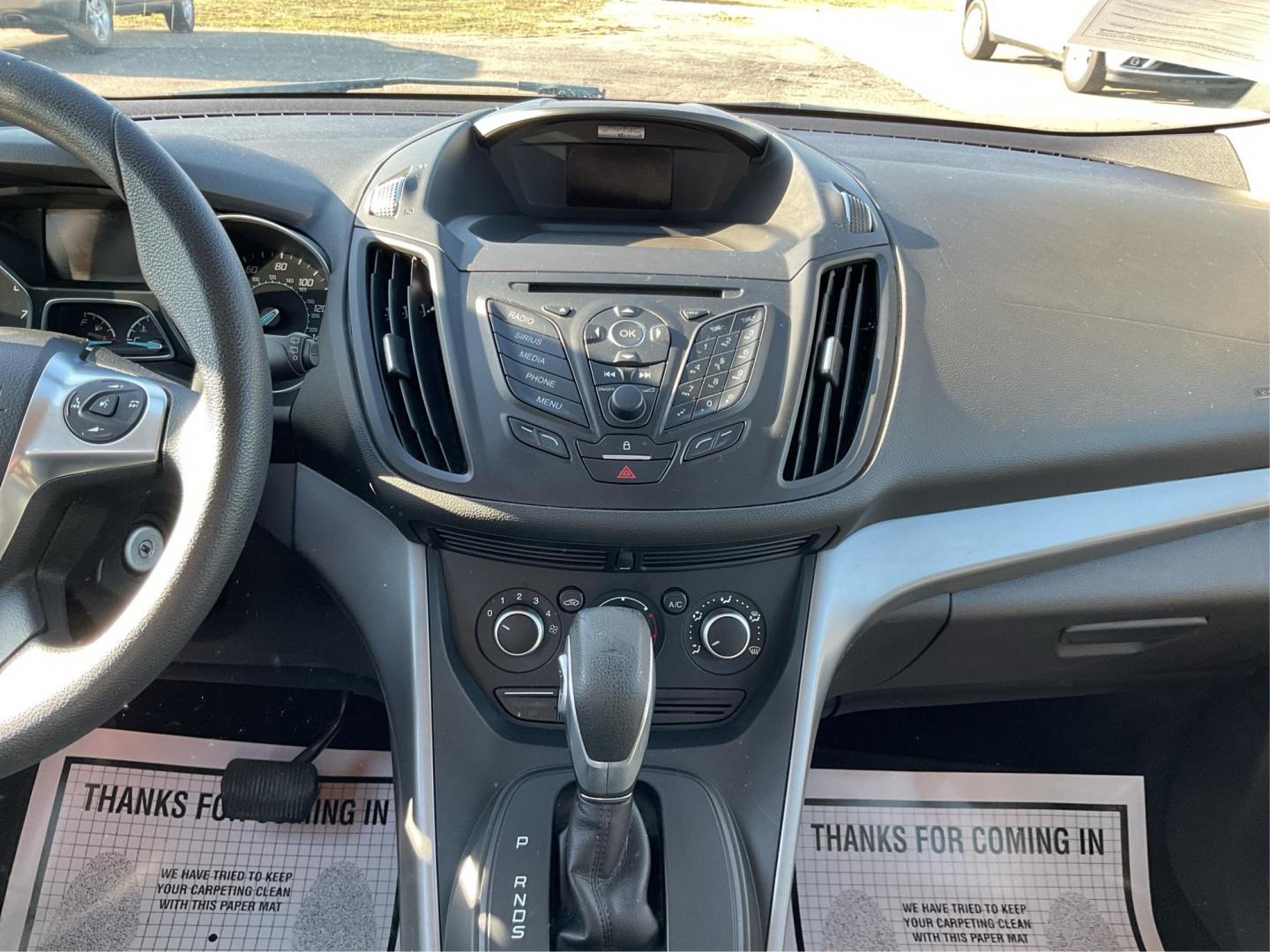 2015 Ford Escape SE (1FMCU0G92FU) with an Duratec 2.5L I-4 DOHC engine, located at 8750 N County Rd 25A, Piqua, OH, 45356, (937) 908-9800, 40.164391, -84.232513 - 2015 Ford Escape SE - Photo#12