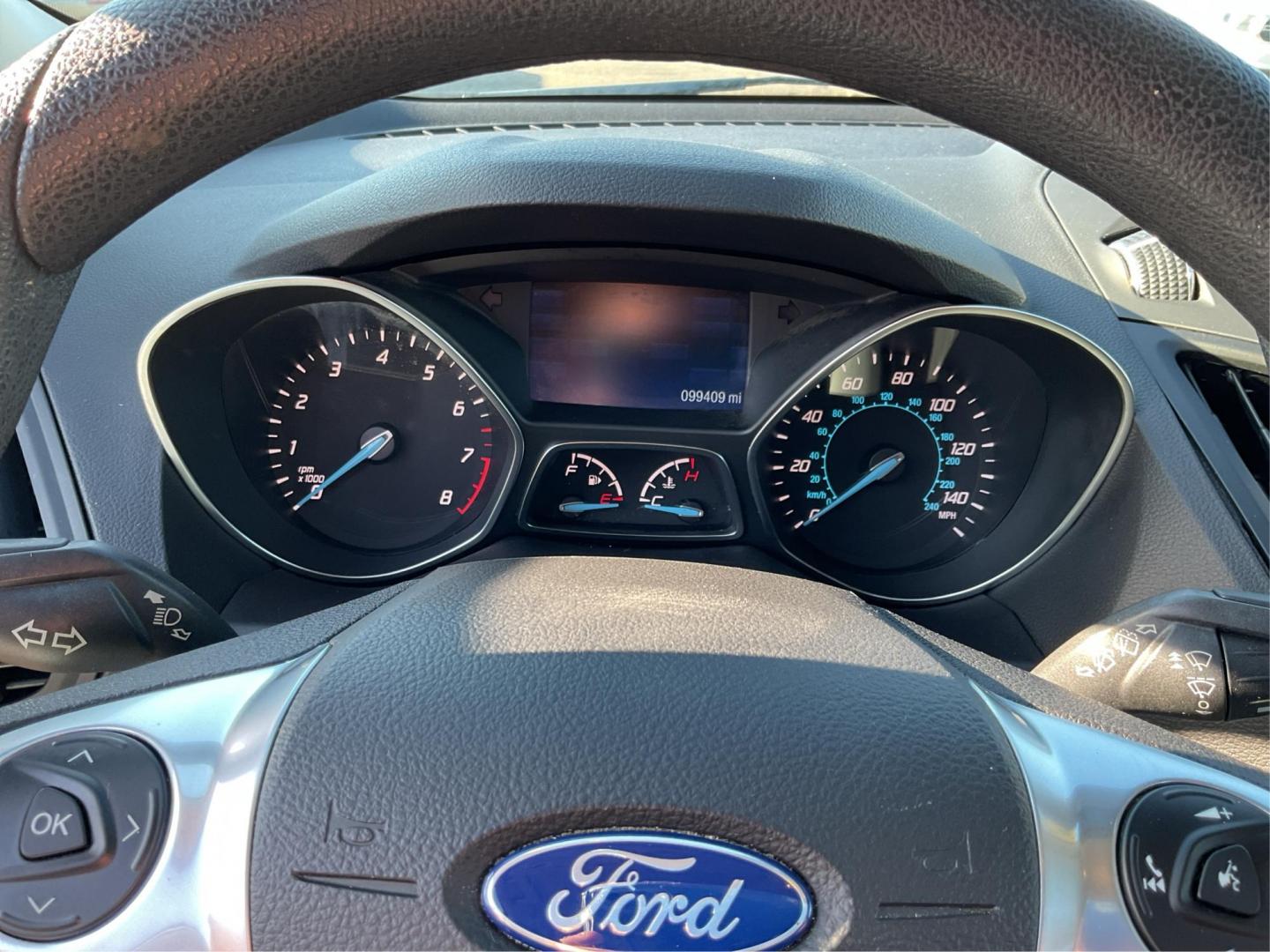 2015 Ford Escape SE (1FMCU0G92FU) with an Duratec 2.5L I-4 DOHC engine, located at 8750 N County Rd 25A, Piqua, OH, 45356, (937) 908-9800, 40.164391, -84.232513 - 2015 Ford Escape SE - Photo#14