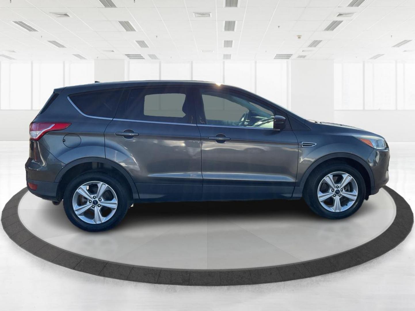 2015 Ford Escape SE (1FMCU0G92FU) with an Duratec 2.5L I-4 DOHC engine, located at 8750 N County Rd 25A, Piqua, OH, 45356, (937) 908-9800, 40.164391, -84.232513 - 2015 Ford Escape SE - Photo#1
