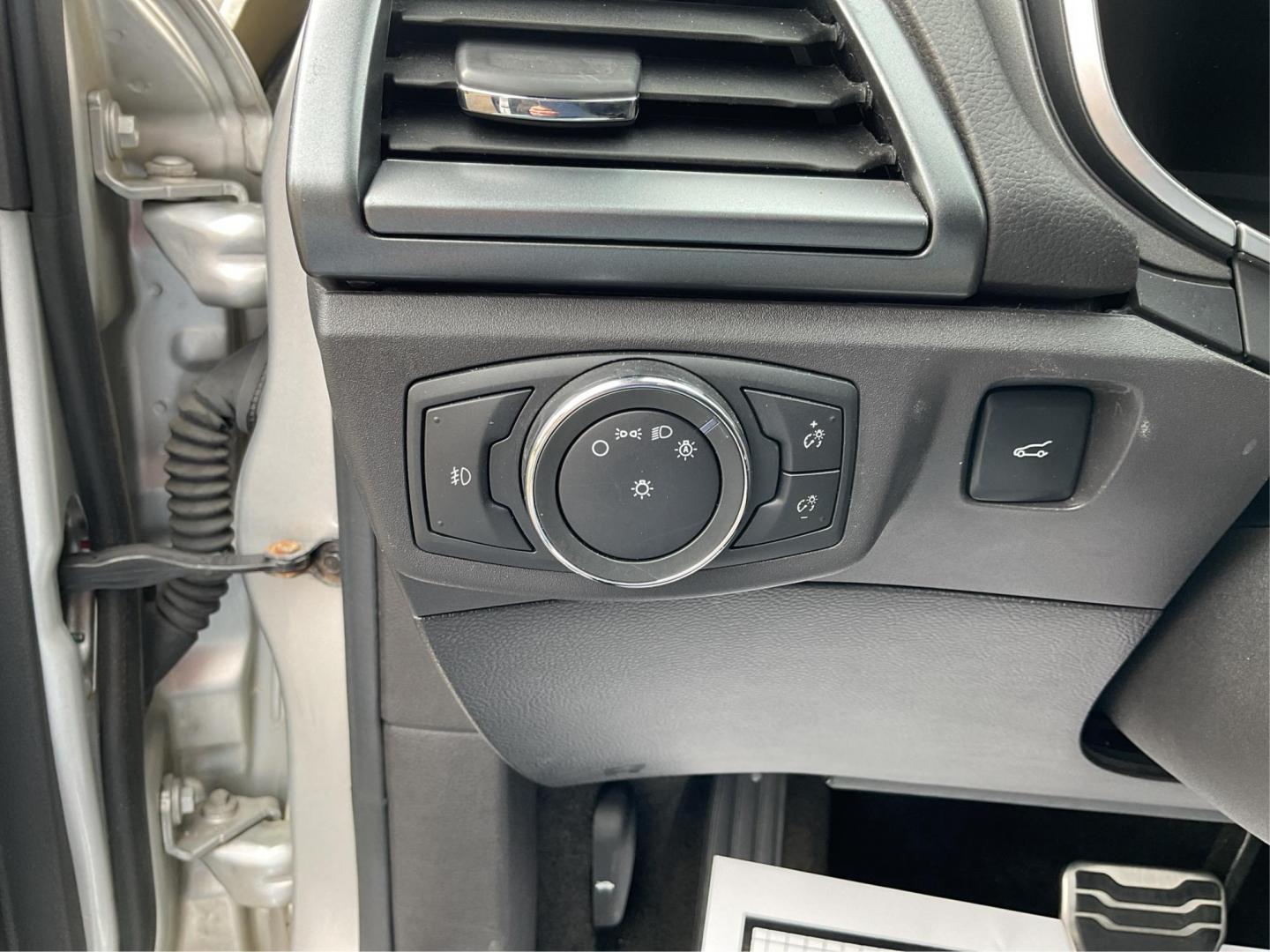 2015 Ford Fusion Titanium (3FA6P0K96FR) with an EcoBoost 2L I-4 gasoline direct injection engine, located at 8750 N County Rd 25A, Piqua, OH, 45356, (937) 908-9800, 40.164391, -84.232513 - 2015 Ford Fusion Titanium - Photo#16