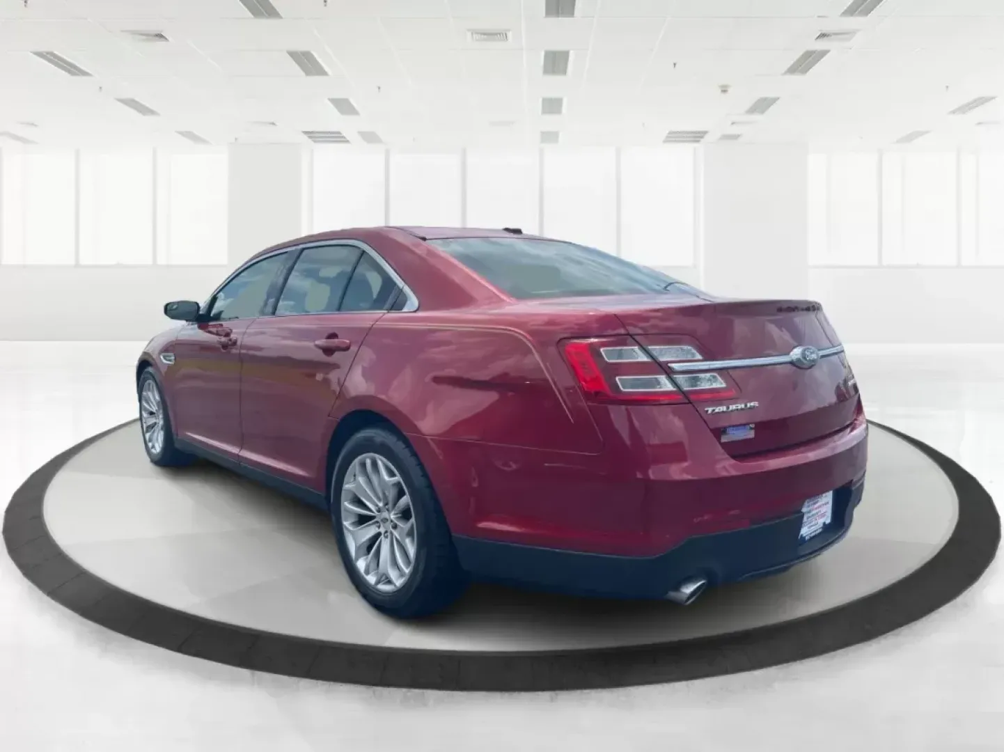 2015 Ford Taurus Limited (1FAHP2F84FG) with an Other engine, located at 4508 South Dixie Dr, Moraine, OH, 45439, (937) 908-9800, 39.689976, -84.218452 - **Discover the Perfect Blend of Comfort and Reliability with the 2015 Ford Taurus Limited at Advantage Car and Credit!**<br /> <br /> Are you in search of a dependable sedan that can handle the demands of daily life while also providing a touch of luxury? Look no further than our 2015 Ford Taurus Li - Photo#4