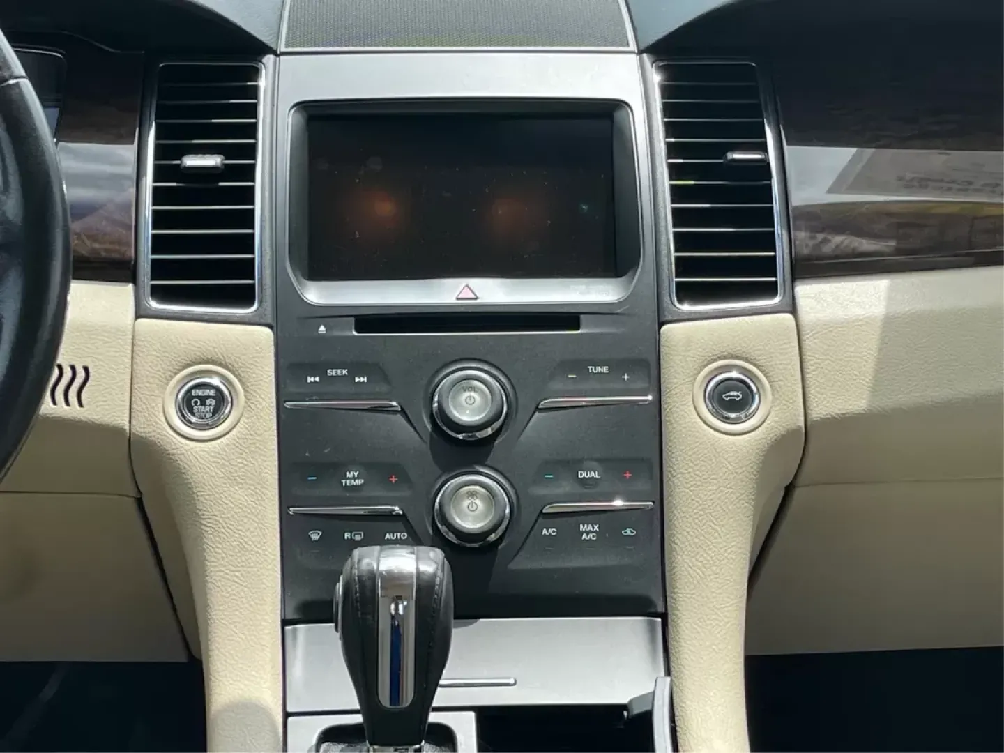 2015 Ford Taurus Limited (1FAHP2F84FG) with an Other engine, located at 4508 South Dixie Dr, Moraine, OH, 45439, (937) 908-9800, 39.689976, -84.218452 - **Discover the Perfect Blend of Comfort and Reliability with the 2015 Ford Taurus Limited at Advantage Car and Credit!**<br /> <br /> Are you in search of a dependable sedan that can handle the demands of daily life while also providing a touch of luxury? Look no further than our 2015 Ford Taurus Li - Photo#11