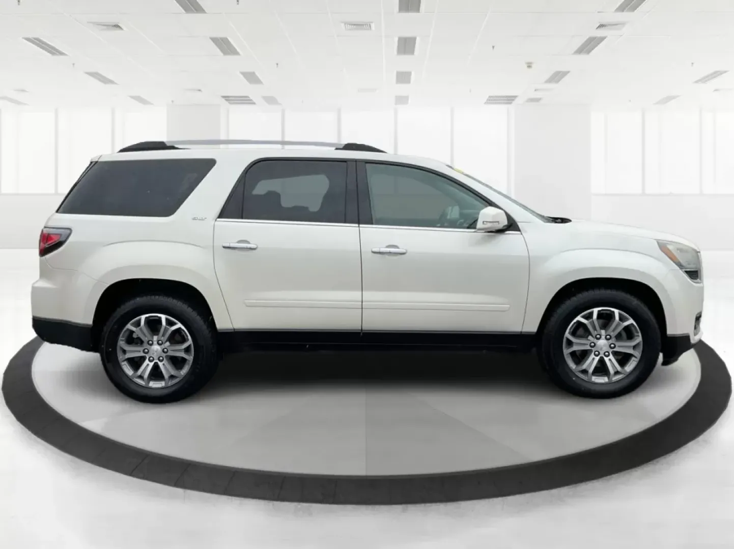 2015 GMC Acadia SLT-1 (1GKKVRKD8FJ) with an 3.6L V-6 gasoline direct injection engine, located at 1184 Kauffman Ave, Fairborn, OH, 45324, (937) 908-9800, 39.807072, -84.030914 - **Discover Your Perfect Family Adventure Vehicle: 2015 GMC Acadia SLT-1 at Advantage Car and Credit!**<br /> <br /> Are you ready to elevate your family's adventures and daily commutes? Look no further than this stunning 2015 GMC Acadia SLT-1, now available at Advantage Car and Credit in Fairborn, O - Photo#1