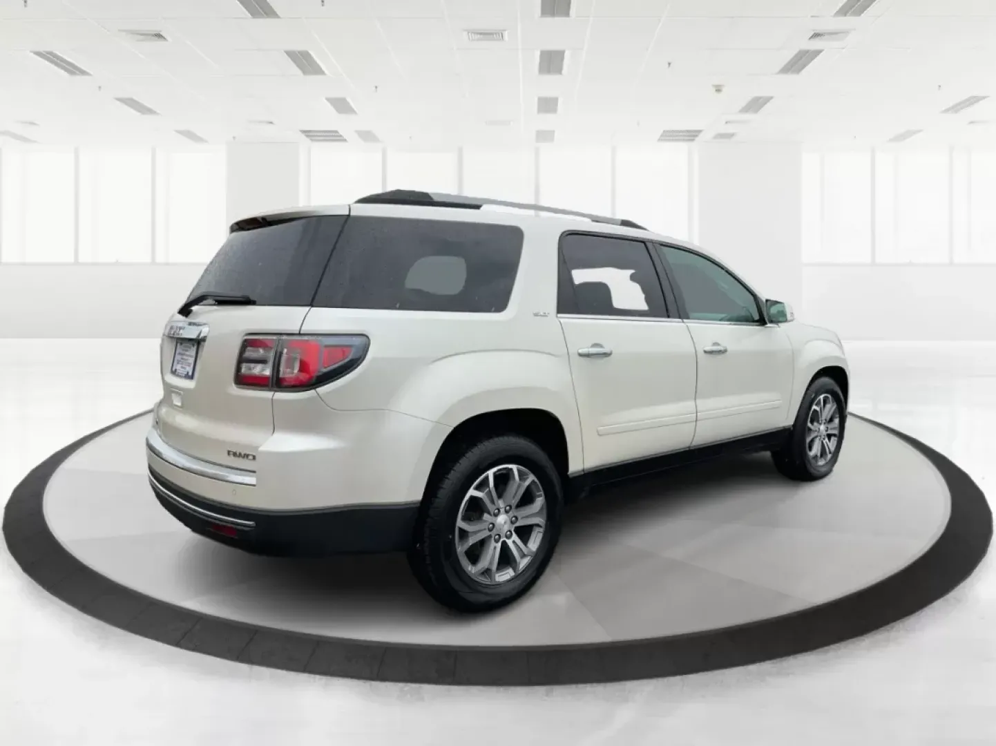 2015 GMC Acadia SLT-1 (1GKKVRKD8FJ) with an 3.6L V-6 gasoline direct injection engine, located at 1184 Kauffman Ave, Fairborn, OH, 45324, (937) 908-9800, 39.807072, -84.030914 - **Discover Your Perfect Family Adventure Vehicle: 2015 GMC Acadia SLT-1 at Advantage Car and Credit!**<br /> <br /> Are you ready to elevate your family's adventures and daily commutes? Look no further than this stunning 2015 GMC Acadia SLT-1, now available at Advantage Car and Credit in Fairborn, O - Photo#2