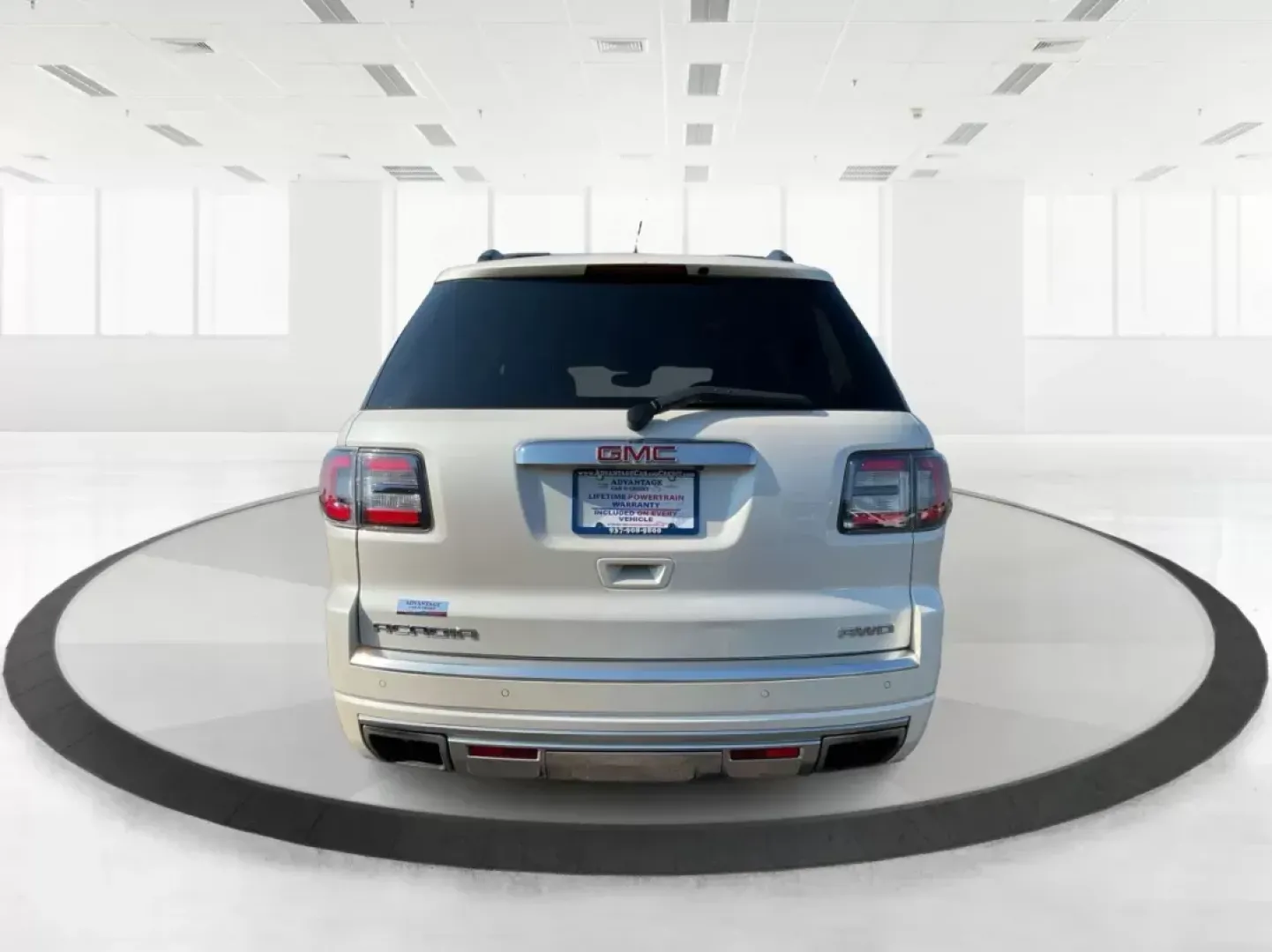2015 GMC Acadia Denali (1GKKVTKD9FJ) with an 3.6L V-6 gasoline direct injection engine, located at 1951 S Dayton Lakeview Rd., New Carlisle, OH, 45344, (937) 908-9800, 39.890999, -84.050255 - Are you ready to elevate your family adventures or tackle daily commutes with style and comfort? Look no further than this stunning 2015 GMC Acadia Denali, a perfect combination of luxury and functionality available now at Advantage Car and Credit in Fairborn, OH. With room for everyone and plenty o - Photo#3