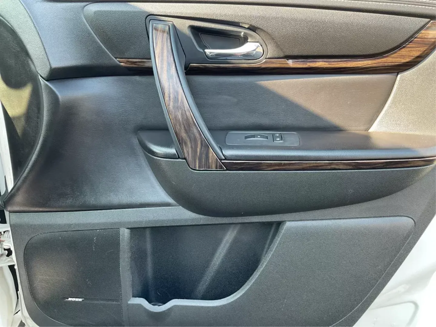 2015 GMC Acadia Denali (1GKKVTKD9FJ) with an 3.6L V-6 gasoline direct injection engine, located at 1951 S Dayton Lakeview Rd., New Carlisle, OH, 45344, (937) 908-9800, 39.890999, -84.050255 - Are you ready to elevate your family adventures or tackle daily commutes with style and comfort? Look no further than this stunning 2015 GMC Acadia Denali, a perfect combination of luxury and functionality available now at Advantage Car and Credit in Fairborn, OH. With room for everyone and plenty o - Photo#19