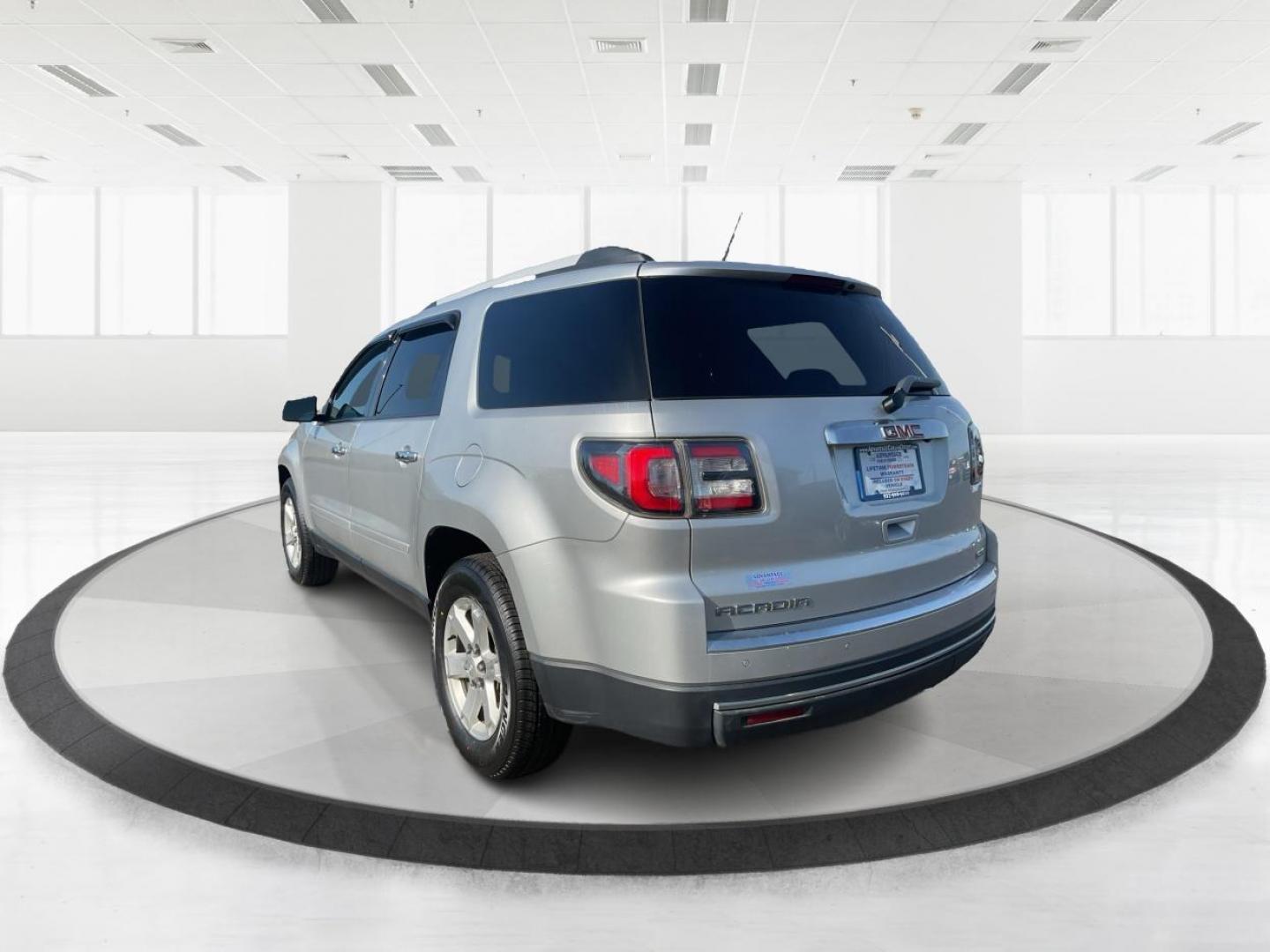 2015 Quicksilver Metallic GMC Acadia SLE-2 AWD (1GKKVPKD4FJ) with an 3.6L V6 DOHC 24V engine, 6-Speed Automatic transmission, located at 1951 S Dayton Lakeview Rd., New Carlisle, OH, 45344, (937) 908-9800, 39.890999, -84.050255 - 2015 GMC Acadia SLE-2 AWD - Photo#4