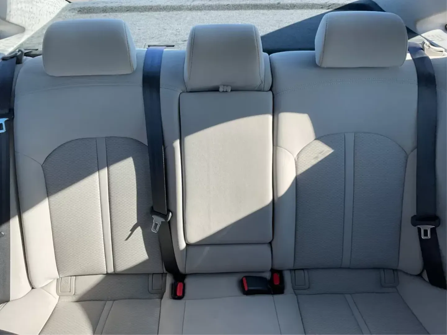 2015 Hyundai Sonata SE (5NPE24AF9FH) with an 2.4L I-4 gasoline direct injection engine, located at 1184 Kauffman Ave, Fairborn, OH, 45324, (937) 908-9800, 39.807072, -84.030914 - ### Discover Your Perfect Family Sedan: 2015 Hyundai Sonata SE at Advantage Car and Credit<br /> <br /> Are you searching for a family-friendly vehicle that combines comfort, style, and reliability? Look no further than this stunning 2015 Hyundai Sonata SE, available at Advantage Car and Credit in F - Photo#13