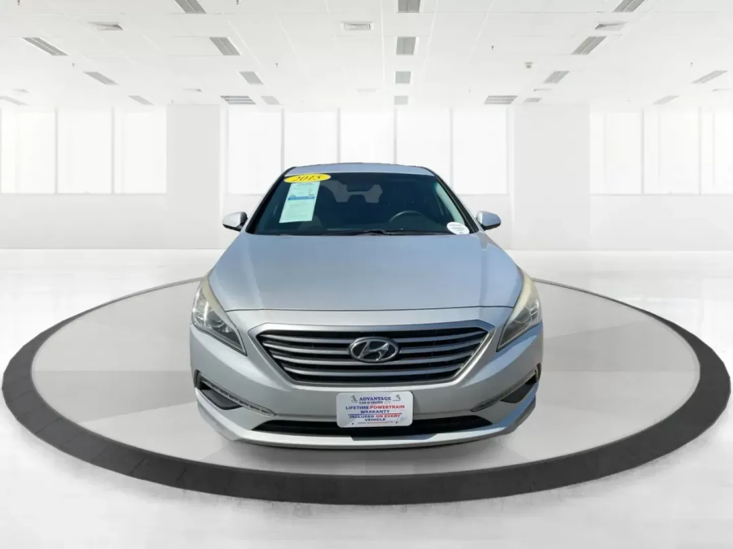 2015 Hyundai Sonata SE (5NPE24AF0FH) with an 2.4L I-4 gasoline direct injection engine, located at 8750 N County Rd 25A, Piqua, OH, 45356, (937) 908-9800, 40.164391, -84.232513 - **Experience Unmatched Comfort and Reliability with this 2015 Hyundai Sonata SE** <br /> Looking for the perfect sedan to elevate your daily commute or weekend adventures? Look no further! The 2015 Hyundai Sonata SE, available at Advantage Car and Credit in Fairborn, OH, is designed to meet your li - Photo#6