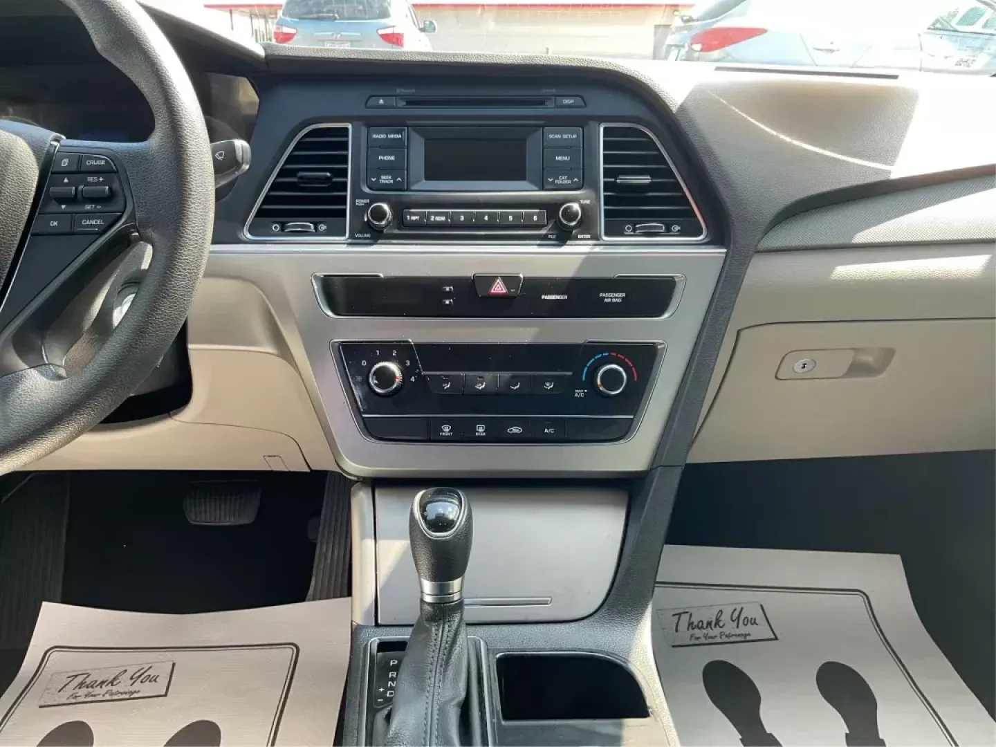 2015 Hyundai Sonata SE (5NPE24AF0FH) with an 2.4L I-4 gasoline direct injection engine, located at 8750 N County Rd 25A, Piqua, OH, 45356, (937) 908-9800, 40.164391, -84.232513 - **Experience Unmatched Comfort and Reliability with this 2015 Hyundai Sonata SE** <br /> Looking for the perfect sedan to elevate your daily commute or weekend adventures? Look no further! The 2015 Hyundai Sonata SE, available at Advantage Car and Credit in Fairborn, OH, is designed to meet your li - Photo#12