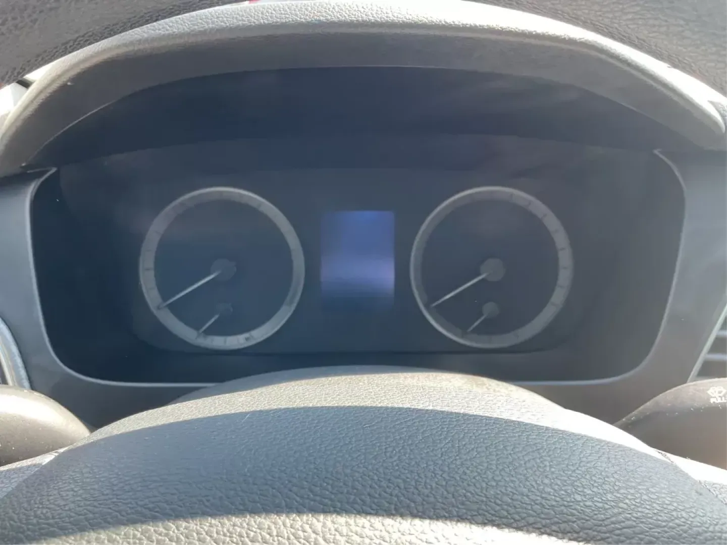 2015 Hyundai Sonata SE (5NPE24AF0FH) with an 2.4L I-4 gasoline direct injection engine, located at 8750 N County Rd 25A, Piqua, OH, 45356, (937) 908-9800, 40.164391, -84.232513 - **Experience Unmatched Comfort and Reliability with this 2015 Hyundai Sonata SE** <br /> Looking for the perfect sedan to elevate your daily commute or weekend adventures? Look no further! The 2015 Hyundai Sonata SE, available at Advantage Car and Credit in Fairborn, OH, is designed to meet your li - Photo#14
