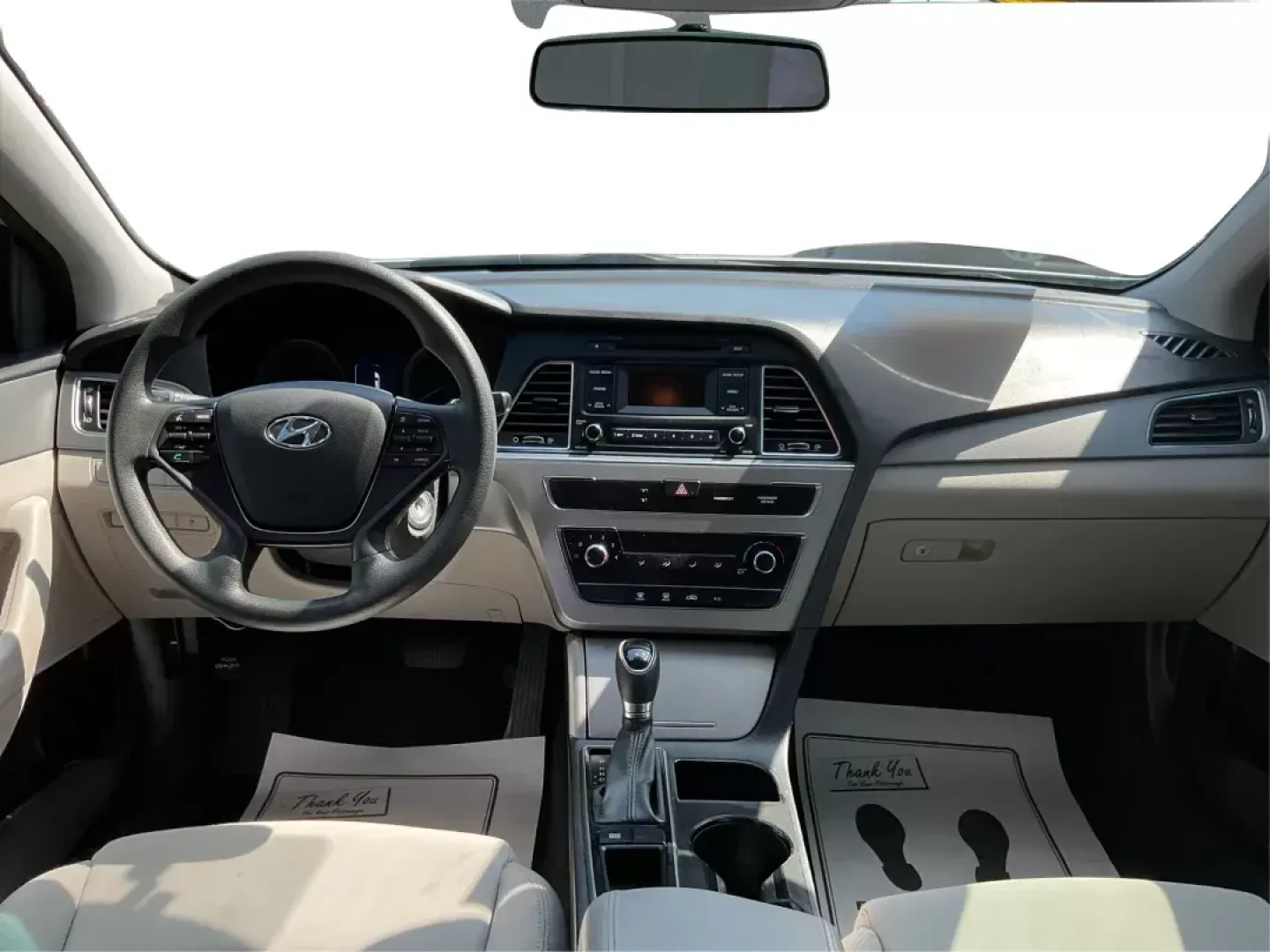 2015 Hyundai Sonata SE (5NPE24AF0FH) with an 2.4L I-4 gasoline direct injection engine, located at 8750 N County Rd 25A, Piqua, OH, 45356, (937) 908-9800, 40.164391, -84.232513 - **Experience Unmatched Comfort and Reliability with this 2015 Hyundai Sonata SE** <br /> Looking for the perfect sedan to elevate your daily commute or weekend adventures? Look no further! The 2015 Hyundai Sonata SE, available at Advantage Car and Credit in Fairborn, OH, is designed to meet your li - Photo#18