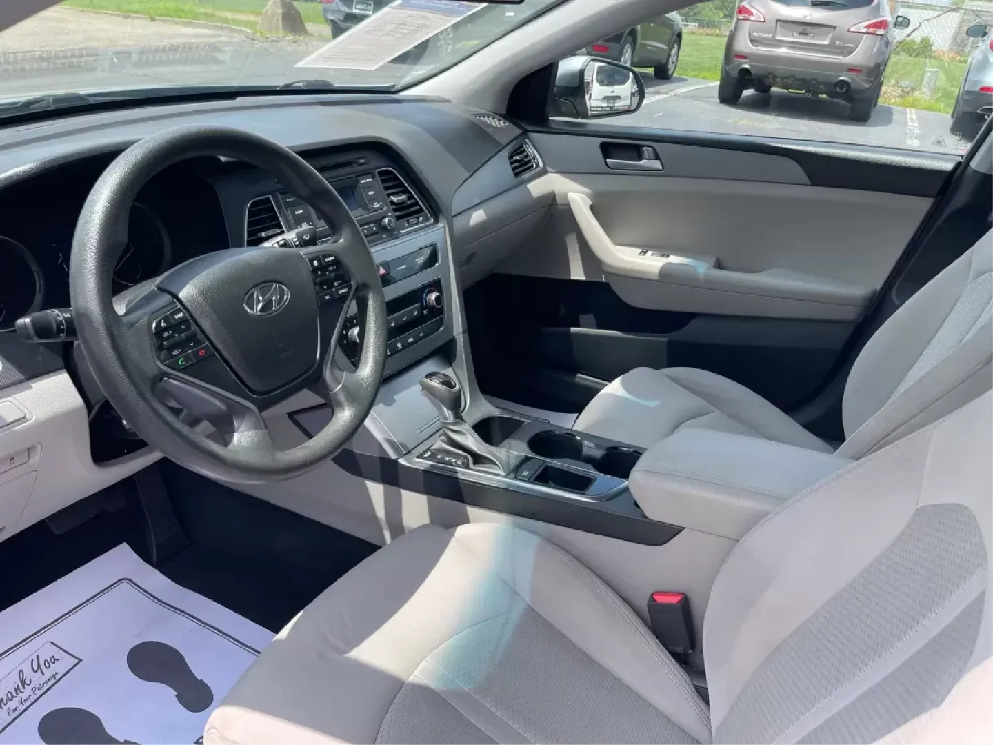 2015 Hyundai Sonata SE (5NPE24AF4FH) with an 2.4L I-4 gasoline direct injection engine, located at 880 E. National Road, Vandalia, OH, 45377, (937) 908-9800, 39.891918, -84.183594 - **Unlock Your Next Adventure with the 2015 Hyundai Sonata SE - Perfect for Families and Commuters Alike!**<br /> <br /> Are you searching for a reliable, stylish sedan that can smoothly navigate both the daily grind and weekend outings? The 2015 Hyundai Sonata SE is your answer! Offering a perfect b - Photo#8