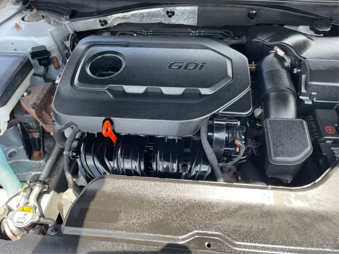 2015 Hyundai Sonata SE (5NPE24AF4FH) with an 2.4L I-4 gasoline direct injection engine, located at 880 E. National Road, Vandalia, OH, 45377, (937) 908-9800, 39.891918, -84.183594 - **Unlock Your Next Adventure with the 2015 Hyundai Sonata SE - Perfect for Families and Commuters Alike!**<br /> <br /> Are you searching for a reliable, stylish sedan that can smoothly navigate both the daily grind and weekend outings? The 2015 Hyundai Sonata SE is your answer! Offering a perfect b - Photo#10