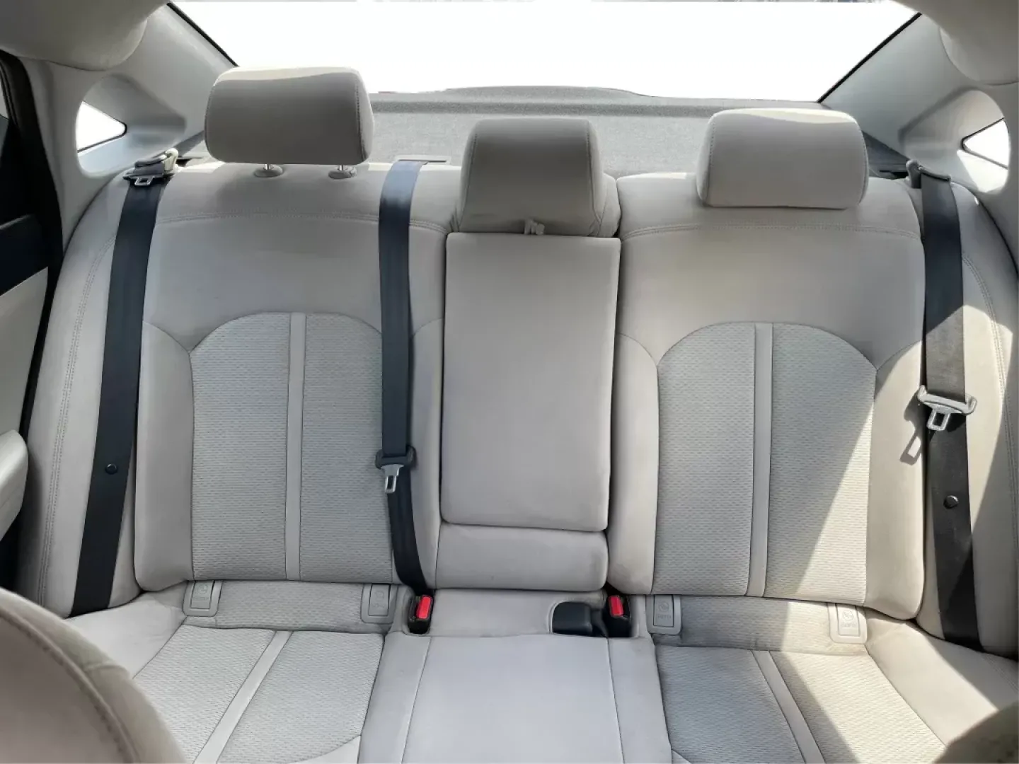 2015 Hyundai Sonata SE (5NPE24AF4FH) with an 2.4L I-4 gasoline direct injection engine, located at 880 E. National Road, Vandalia, OH, 45377, (937) 908-9800, 39.891918, -84.183594 - **Unlock Your Next Adventure with the 2015 Hyundai Sonata SE - Perfect for Families and Commuters Alike!**<br /> <br /> Are you searching for a reliable, stylish sedan that can smoothly navigate both the daily grind and weekend outings? The 2015 Hyundai Sonata SE is your answer! Offering a perfect b - Photo#13