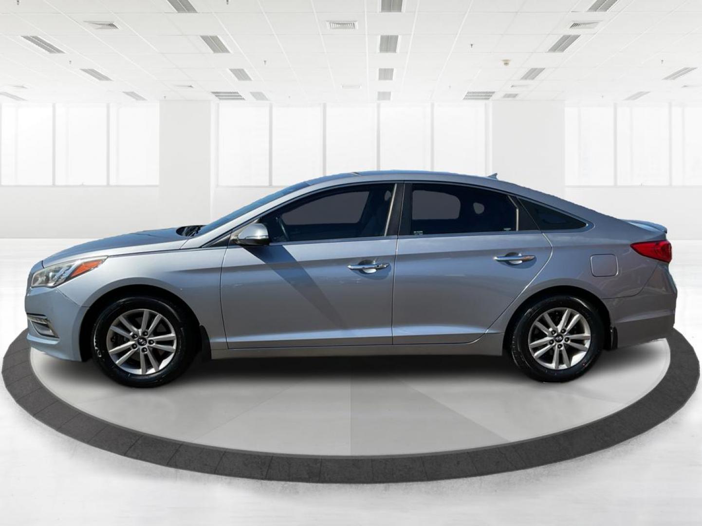 2015 Hyundai Sonata ECO (5NPE24AA3FH) with an 1.6L I-4 gasoline direct injection engine, located at 4508 South Dixie Dr, Moraine, OH, 45439, (937) 908-9800, 39.689976, -84.218452 - 2015 Hyundai Sonata ECO - Photo#5
