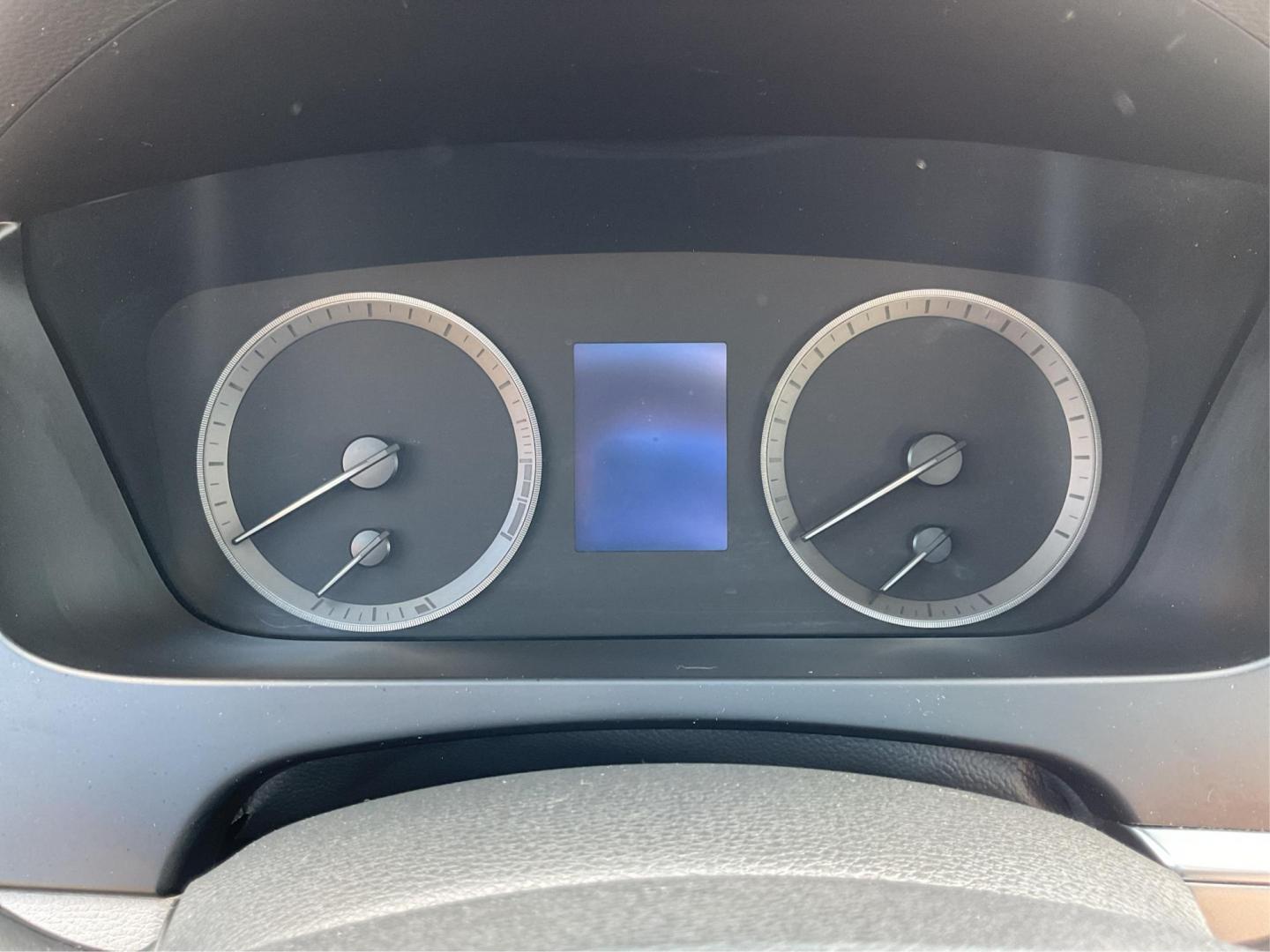 2015 Hyundai Sonata SE (5NPE24AF2FH) with an 2.4L I-4 gasoline direct injection engine, located at 1951 S Dayton Lakeview Rd., New Carlisle, OH, 45344, (937) 908-9800, 39.890999, -84.050255 - 2015 Hyundai Sonata SE - Photo#13