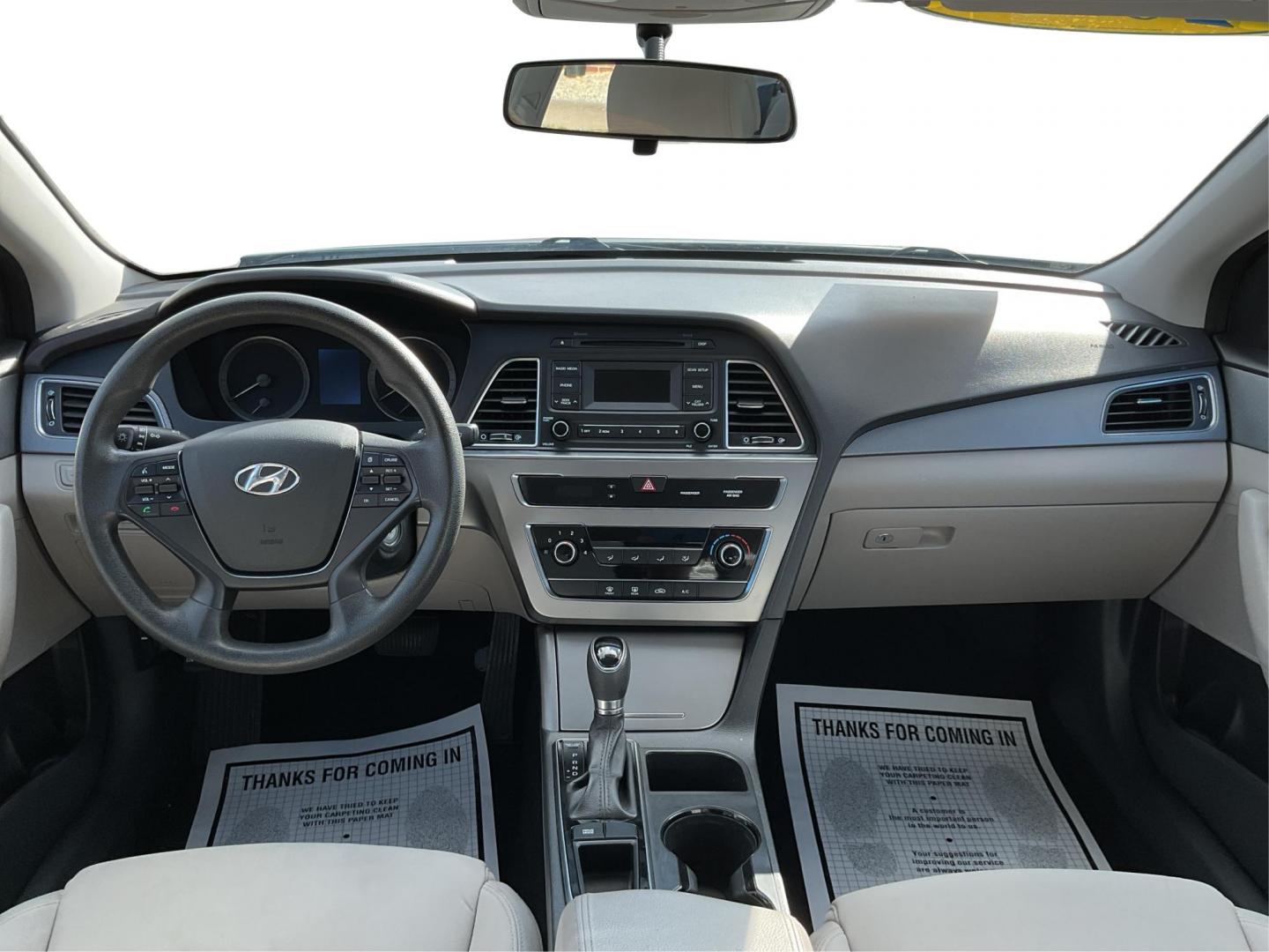 2015 Hyundai Sonata SE (5NPE24AF2FH) with an 2.4L I-4 gasoline direct injection engine, located at 1951 S Dayton Lakeview Rd., New Carlisle, OH, 45344, (937) 908-9800, 39.890999, -84.050255 - 2015 Hyundai Sonata SE - Photo#17